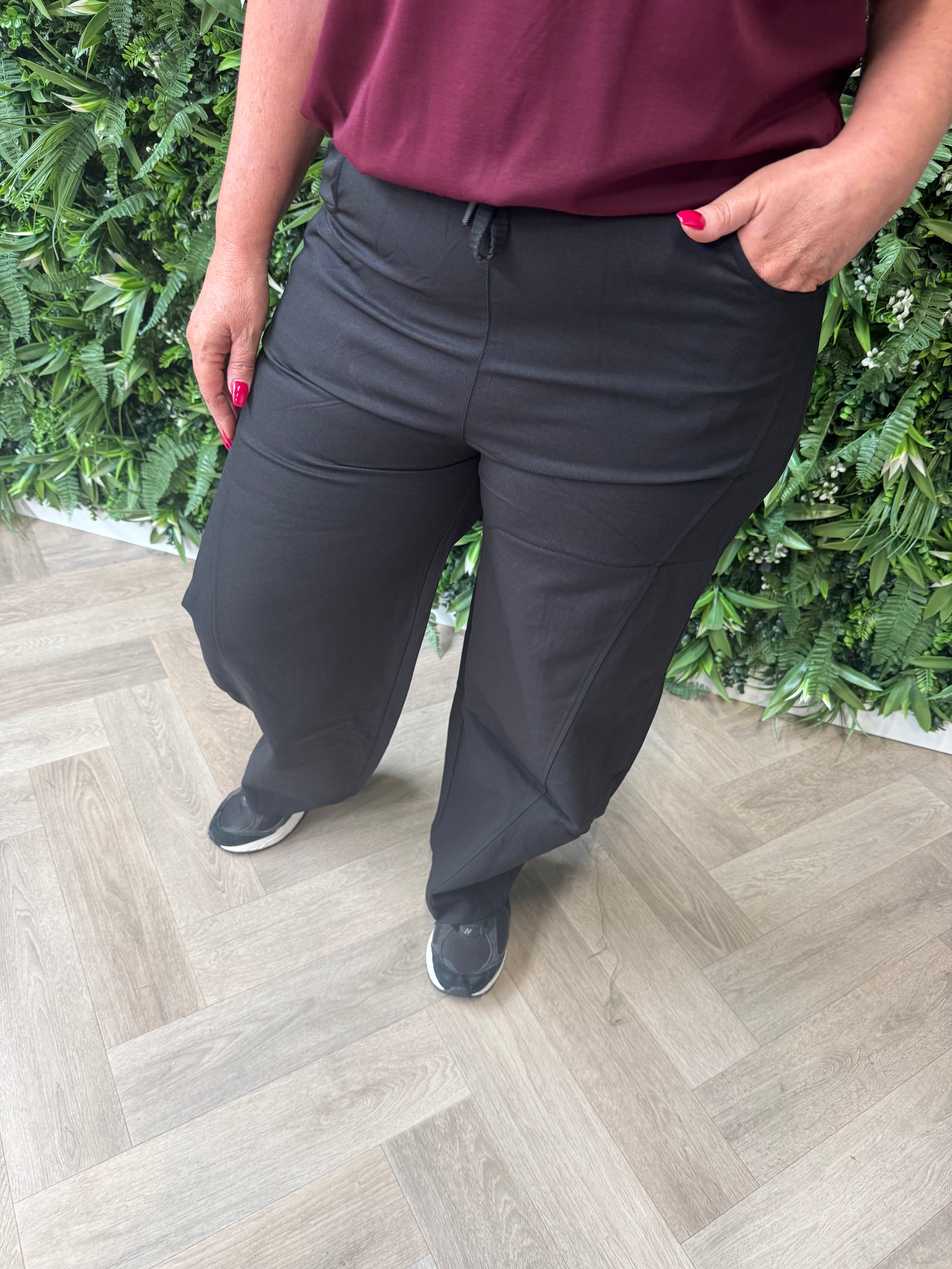 Wijde broek met aantrekkoord zwart