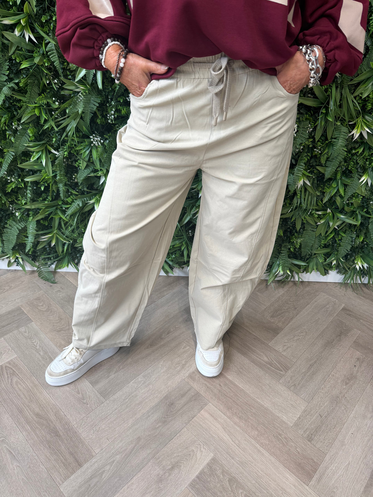Wijde broek met aantrekkoord beige