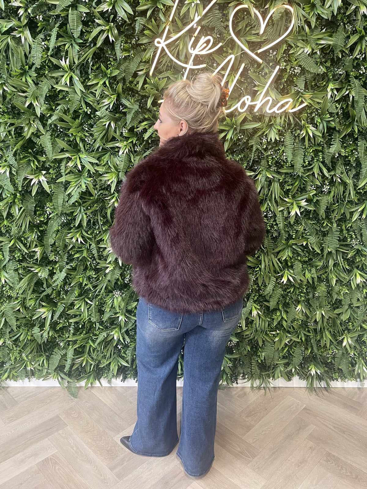 Fake fur jas bordeaux
