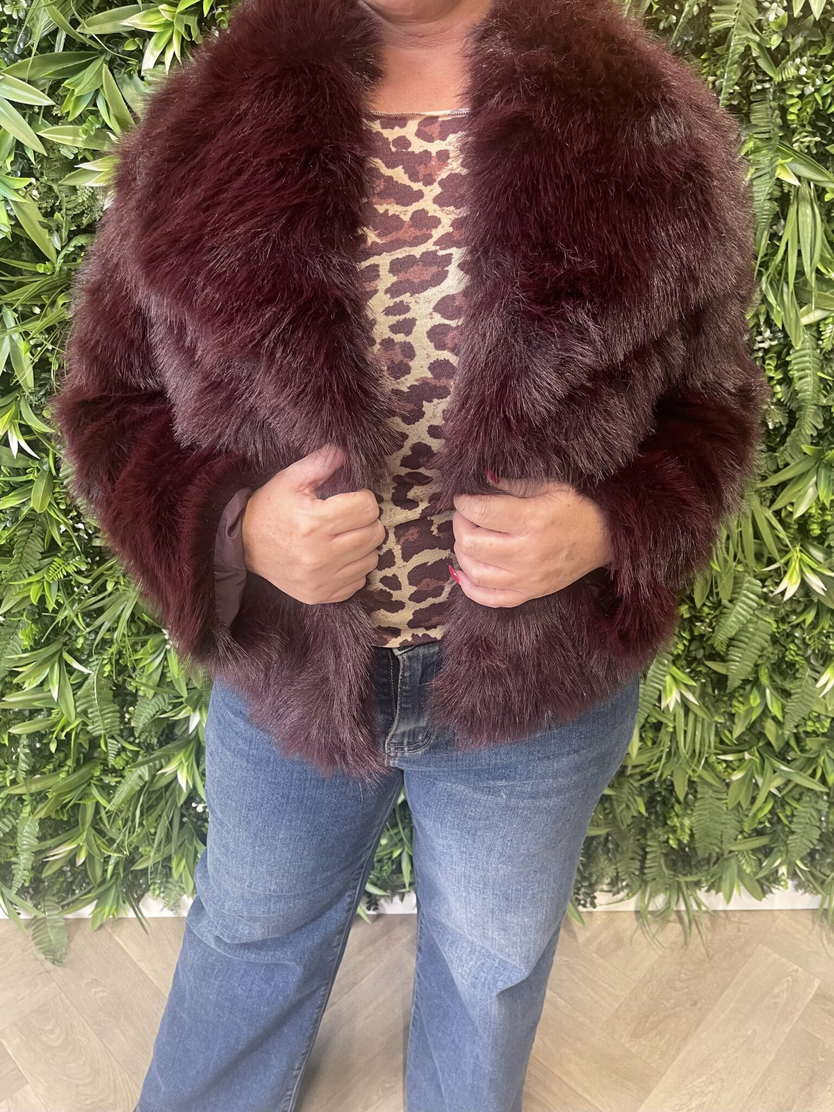 Fake fur jas bordeaux