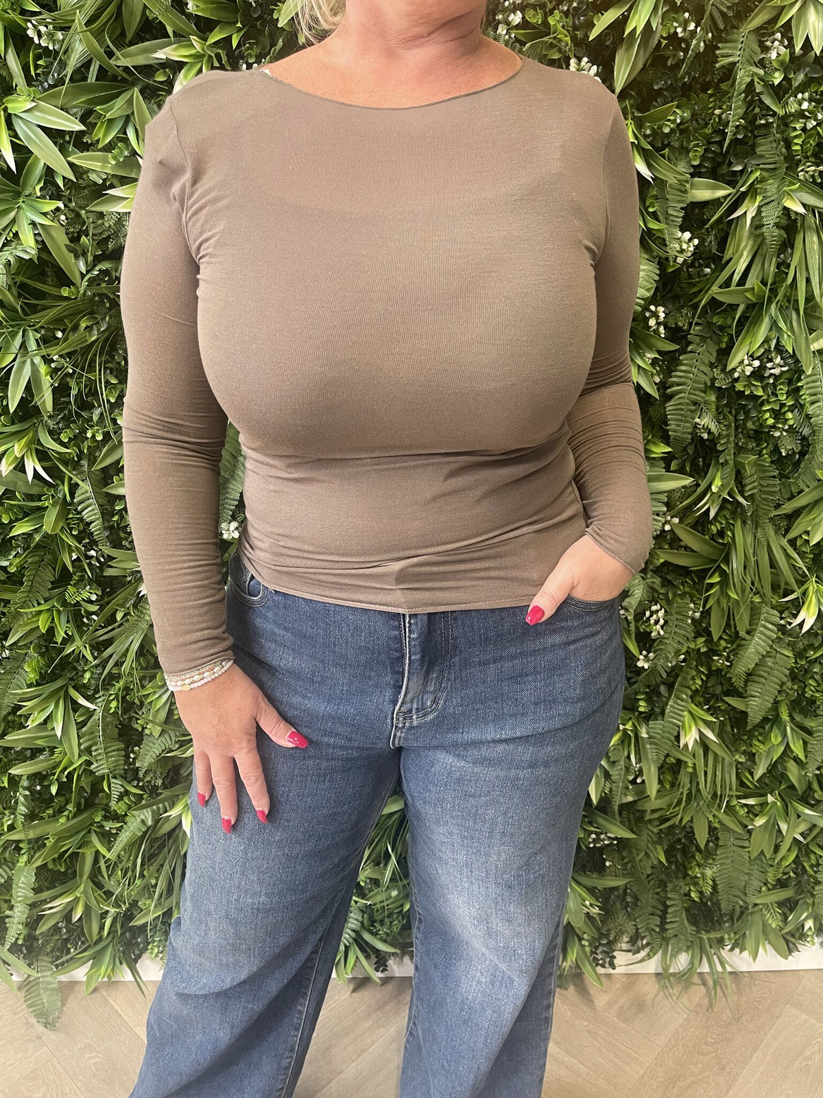 Basic mesh top bruin