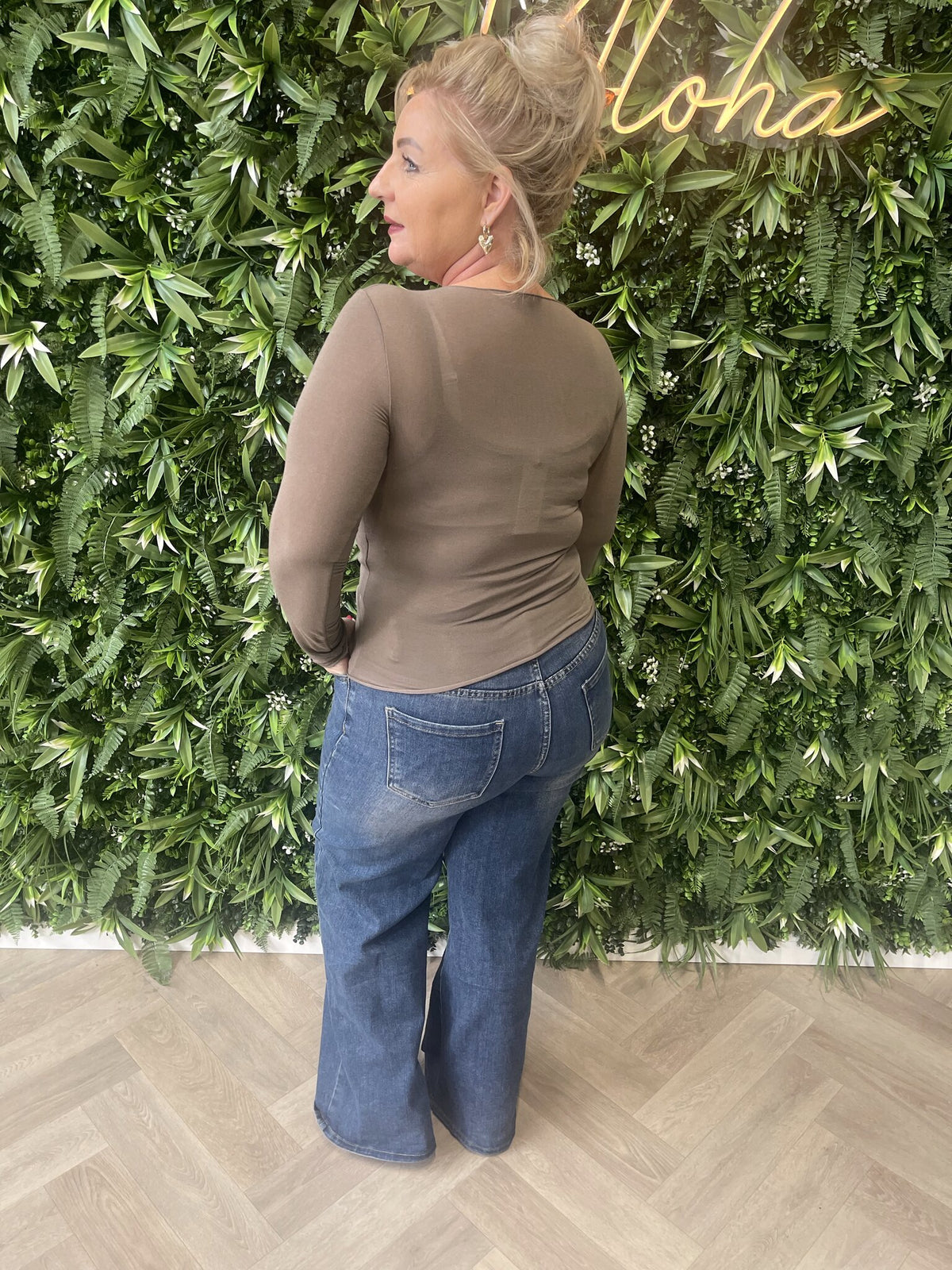 Basic mesh top bruin