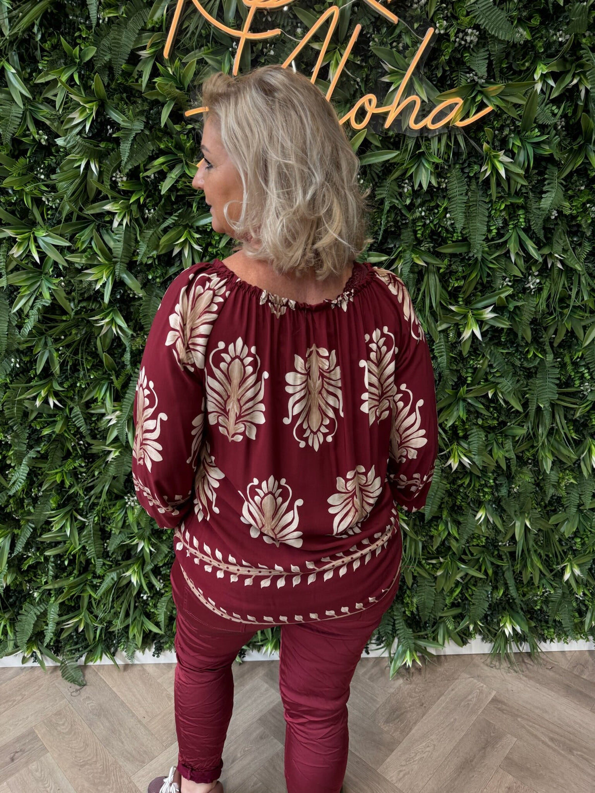 Top bloemen off-shoulder bordeaux