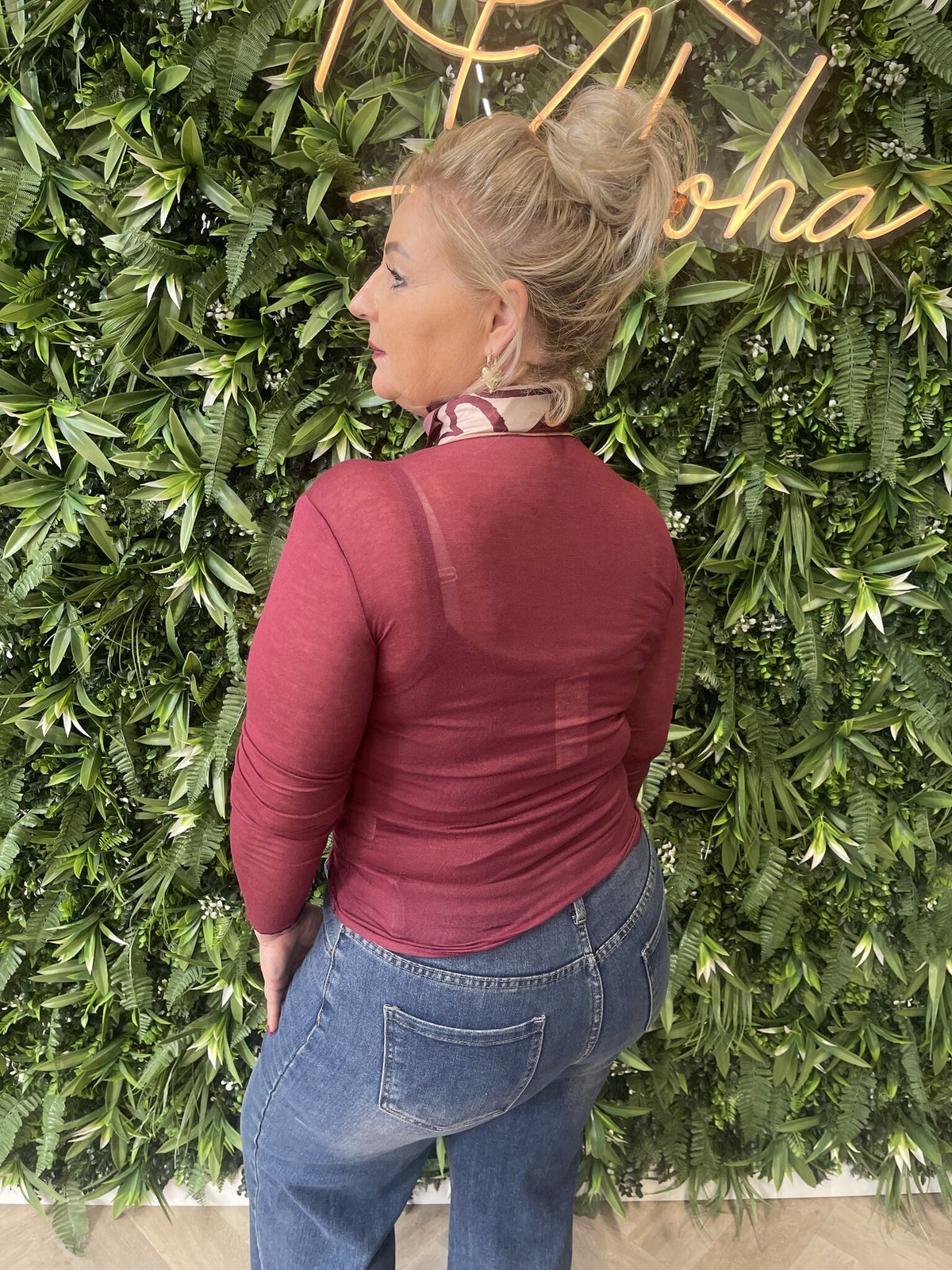 Basic mesh top bordeaux