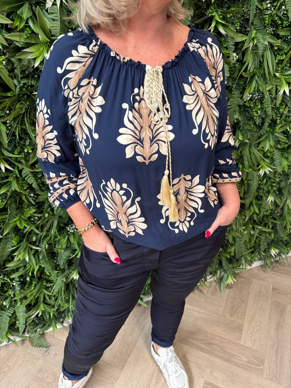 Top bloemen off-shoulder marineblauw