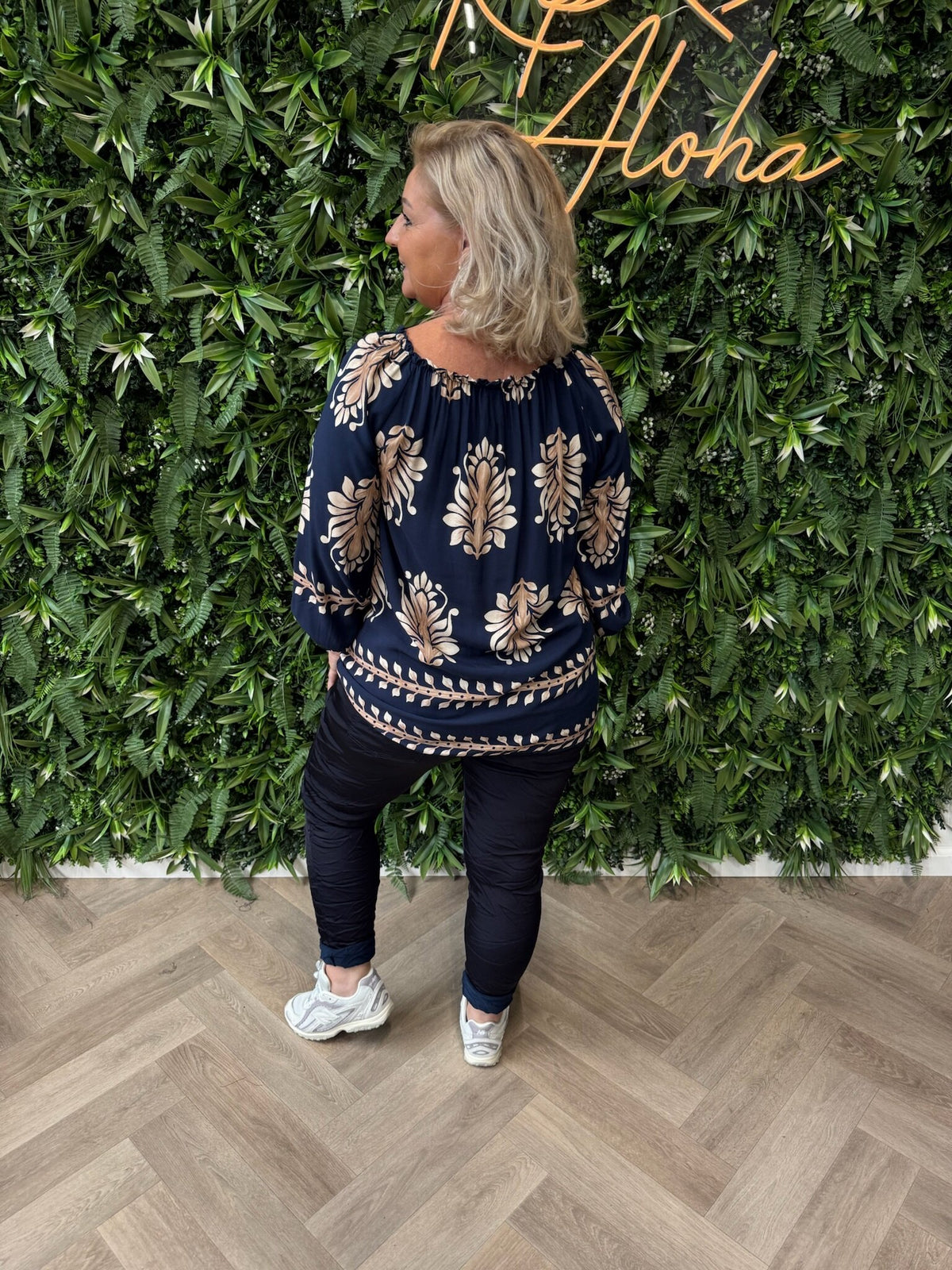 Top bloemen off-shoulder marineblauw