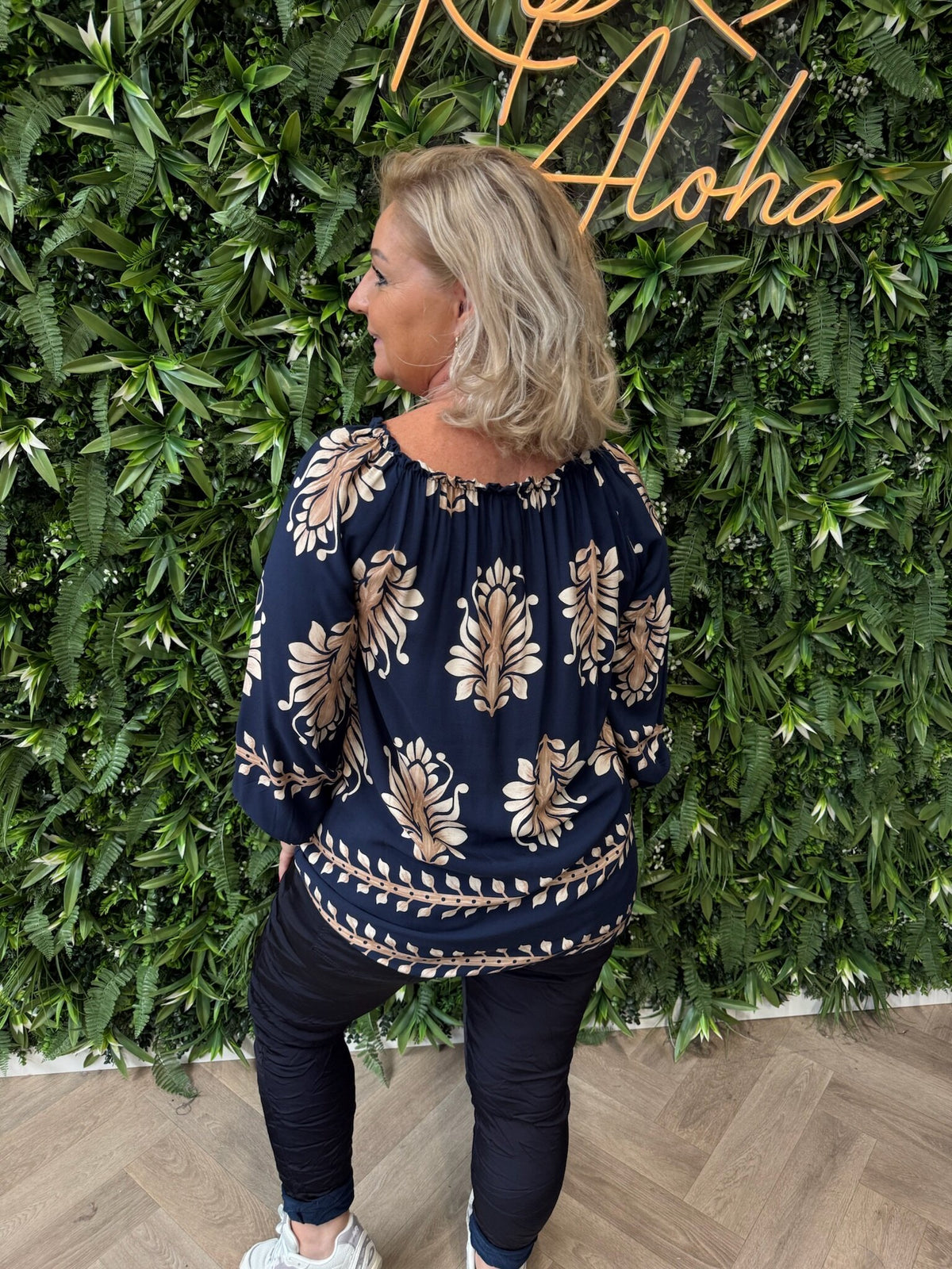 Top bloemen off-shoulder marineblauw