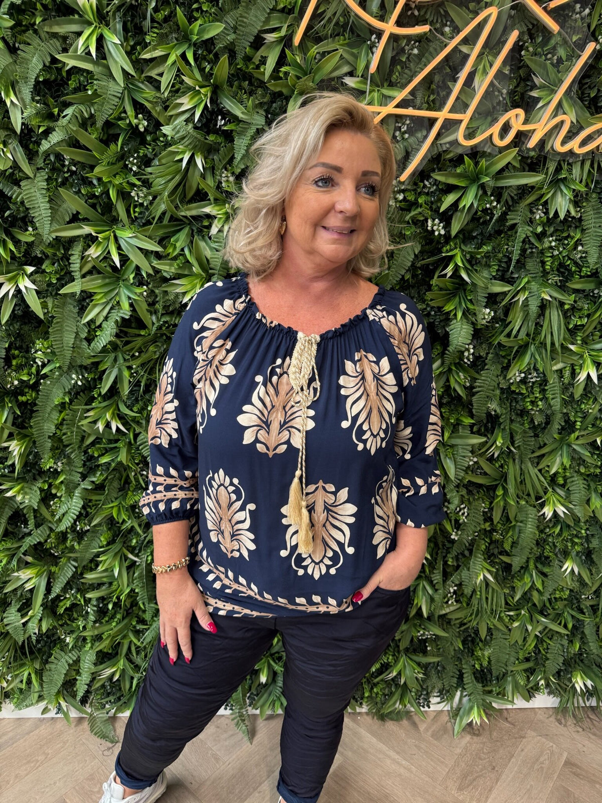 Top bloemen off-shoulder marineblauw