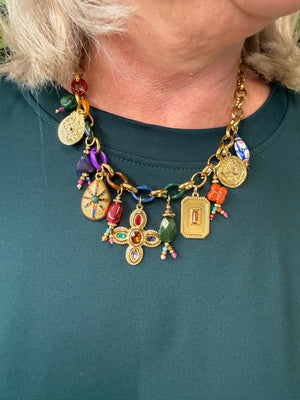 Korte stainless steel ketting met bedels goud