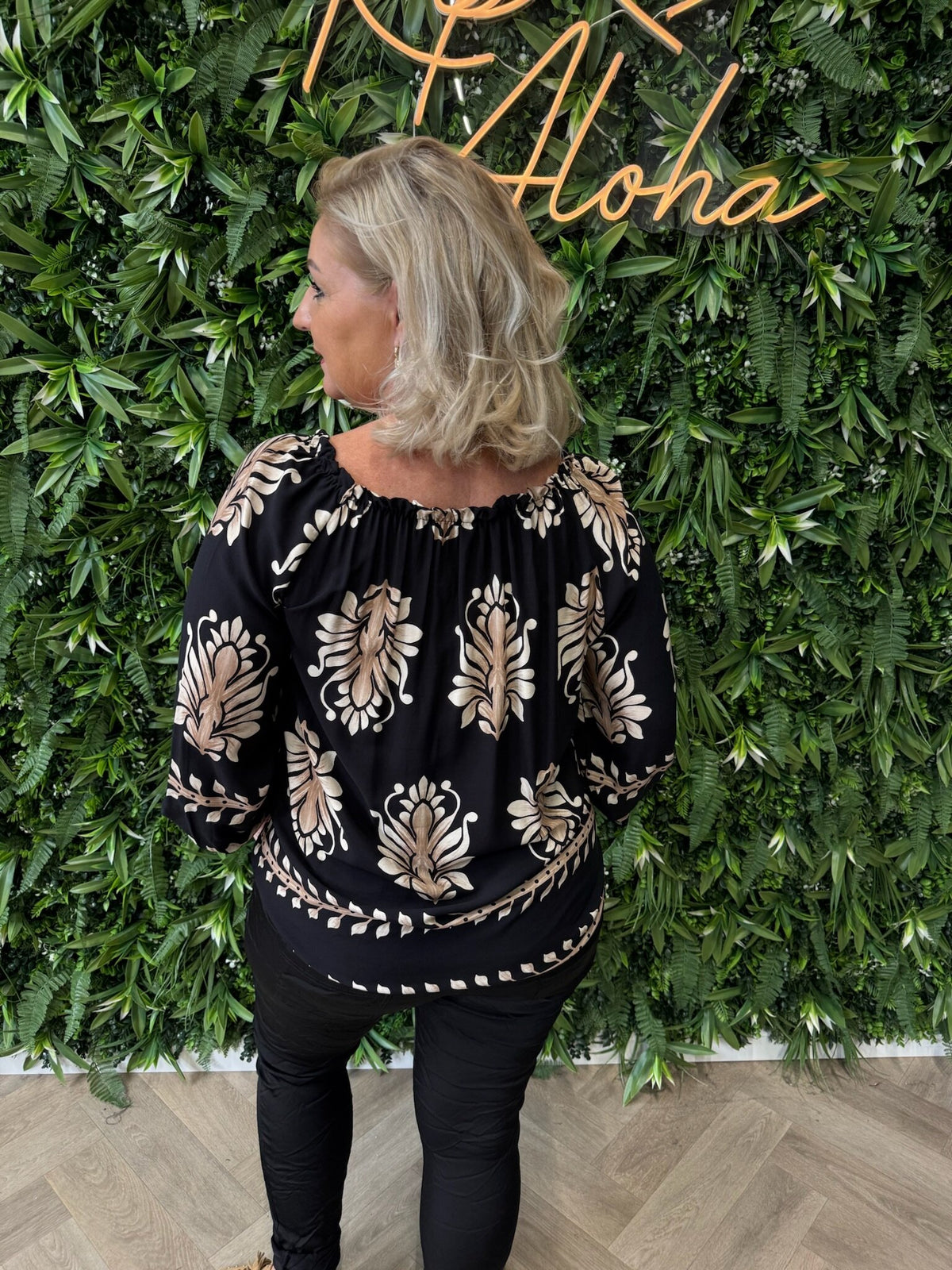 Top bloemen off-shoulder zwart