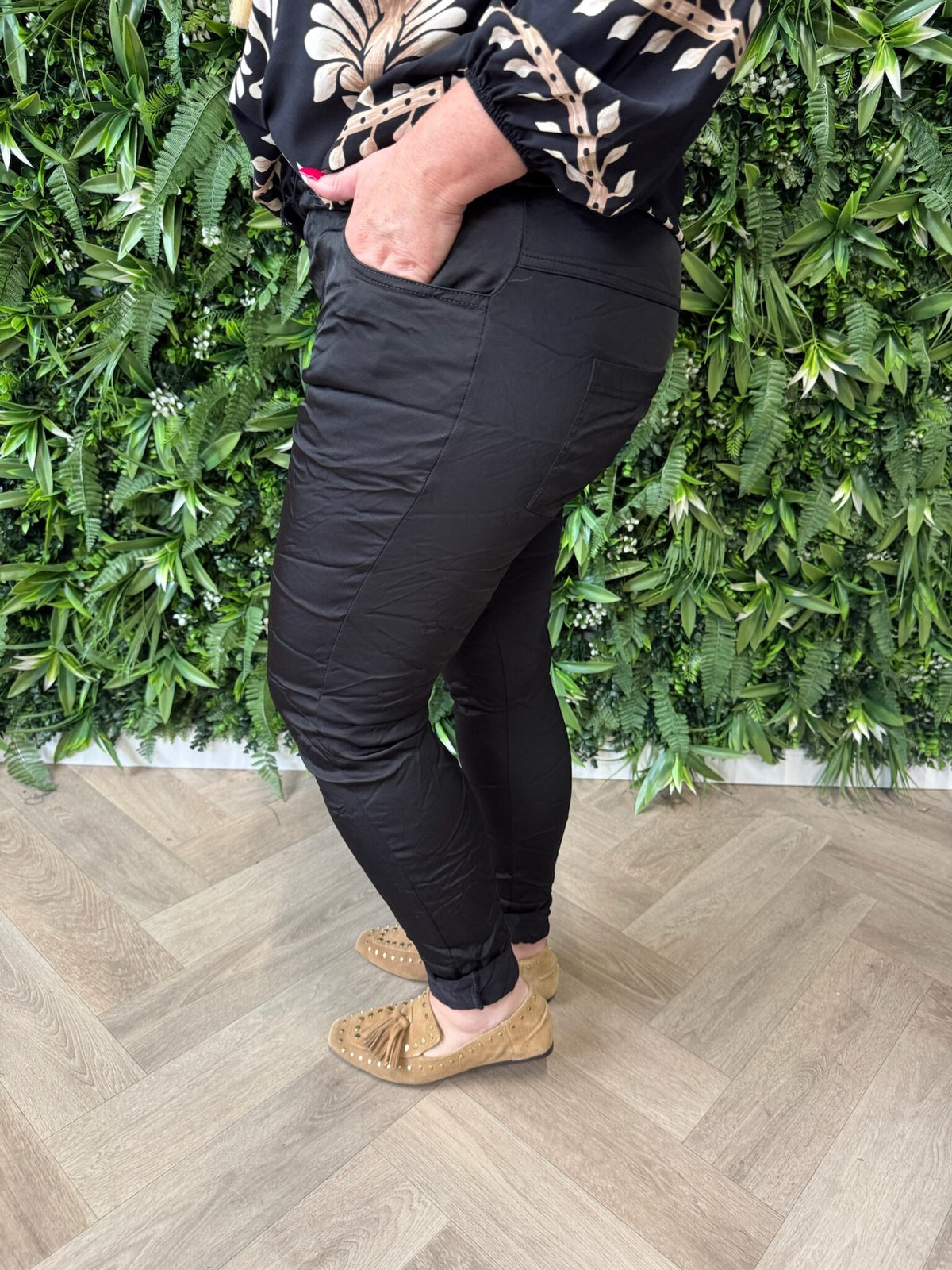 Stretchbroek silky zwart