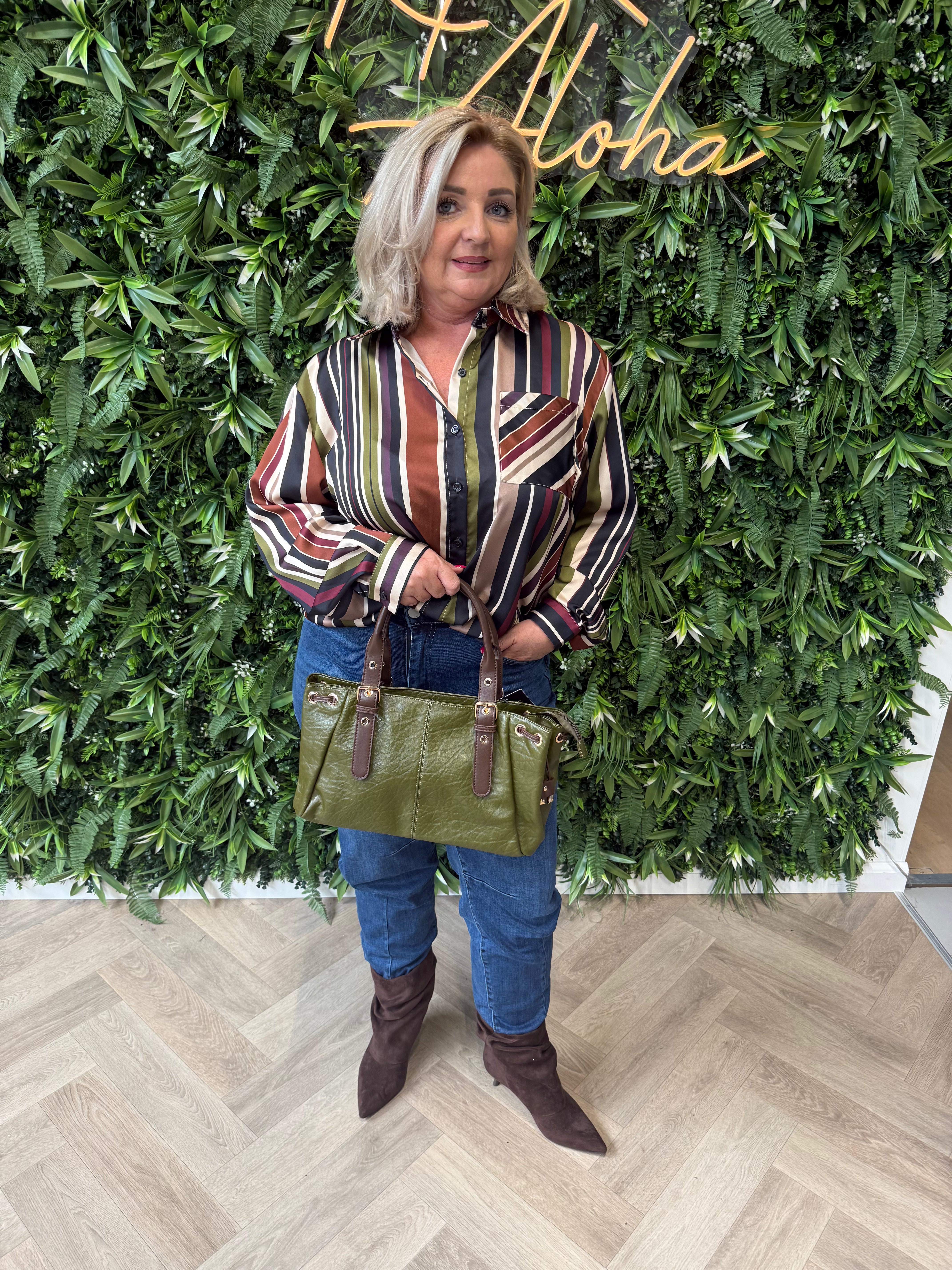 Tas met leatherlook handvat legergroen