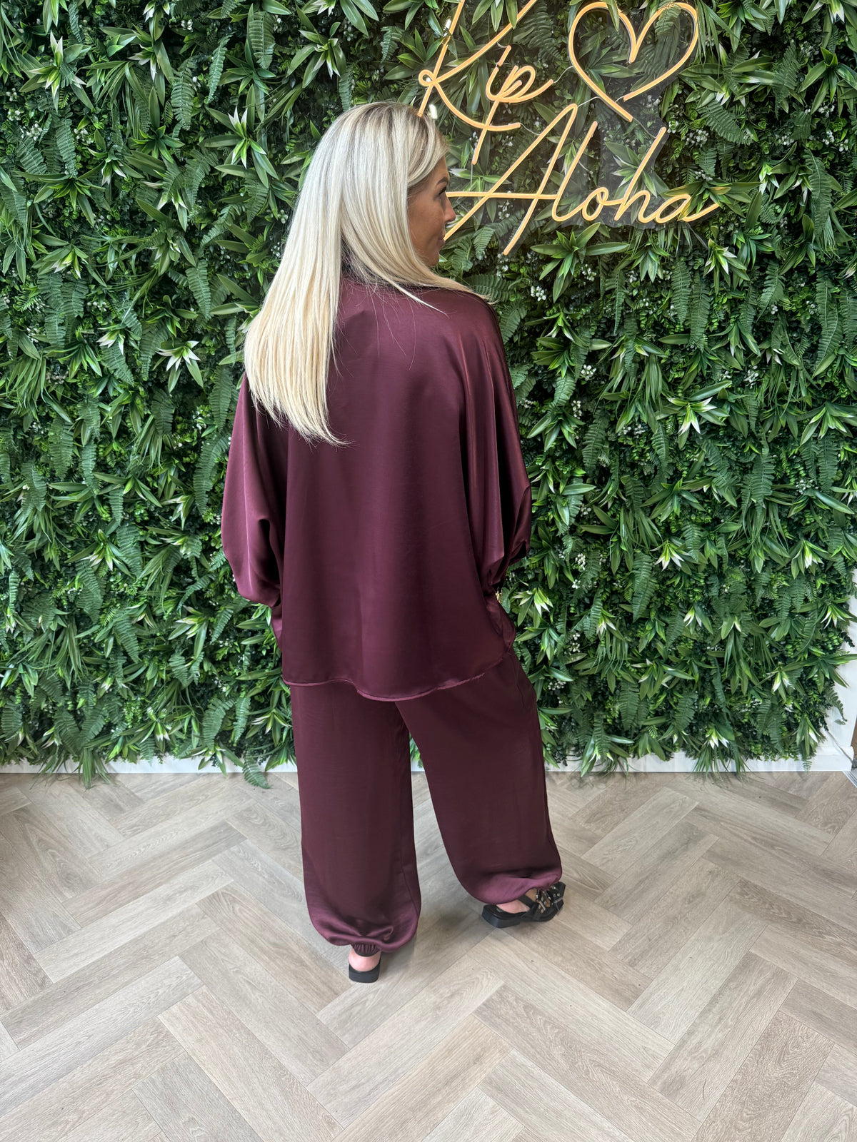 Tweedelig pak ballon broek met strik blouse aubergine