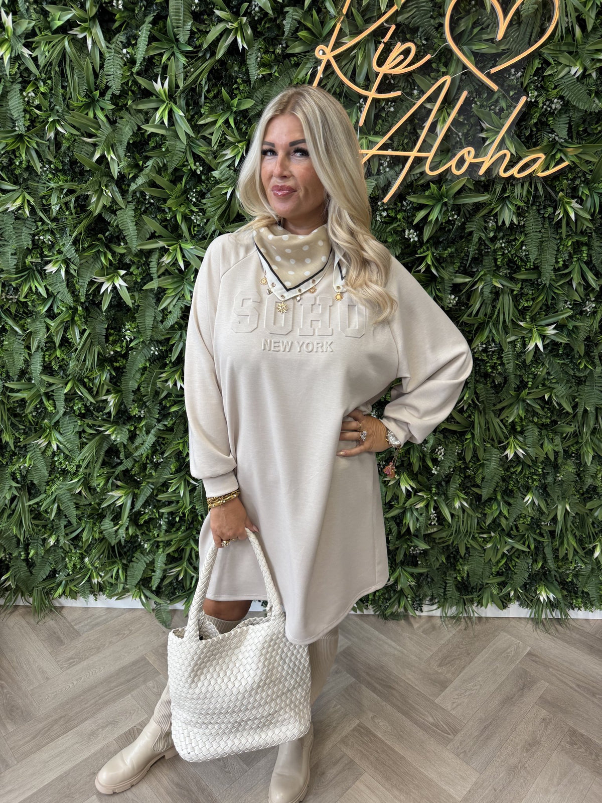 Sweaterdress soho beige