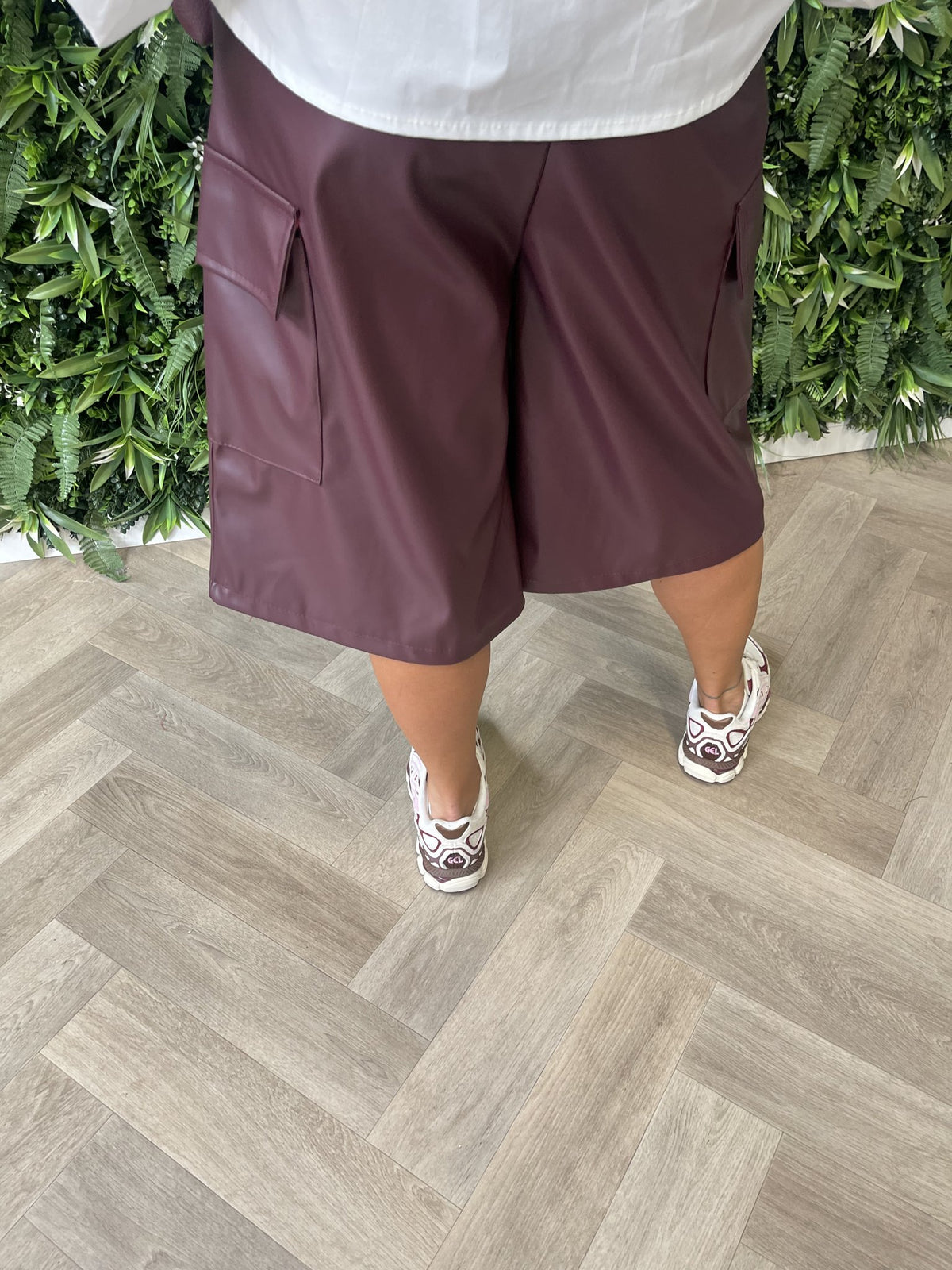 Leatherlook cargo bermuda met zakken bordeaux