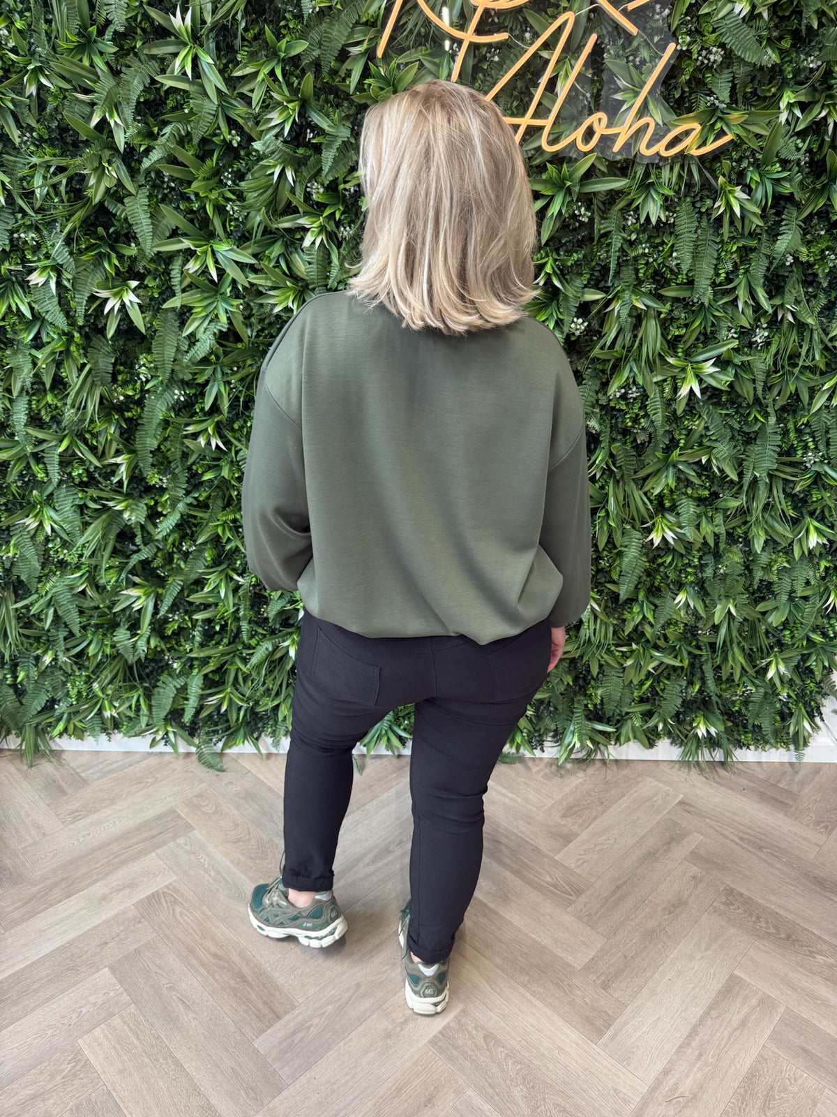 Sweater elastische onderkant uni legergroen