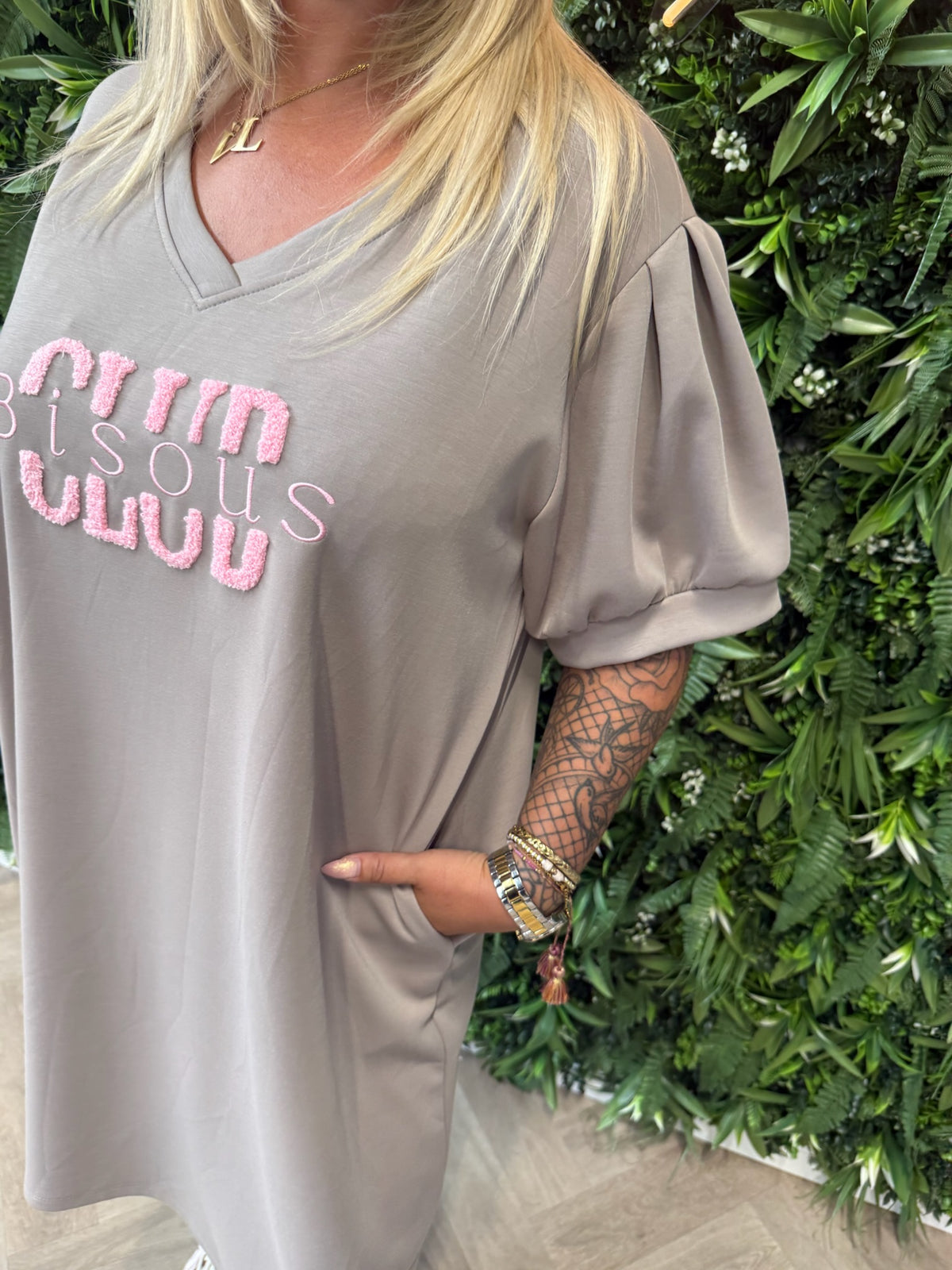 T-shirt dress pofmouwen bisous taupe