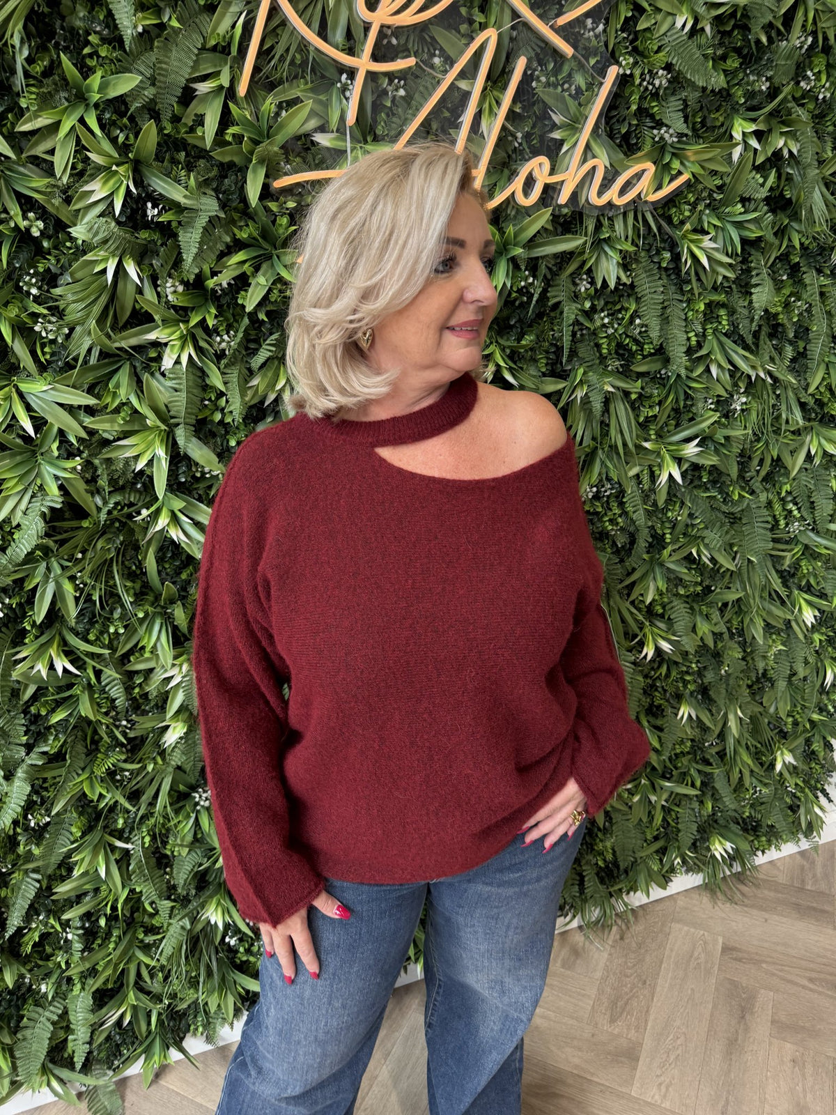 Trui off-shoulder hals detail bordeaux