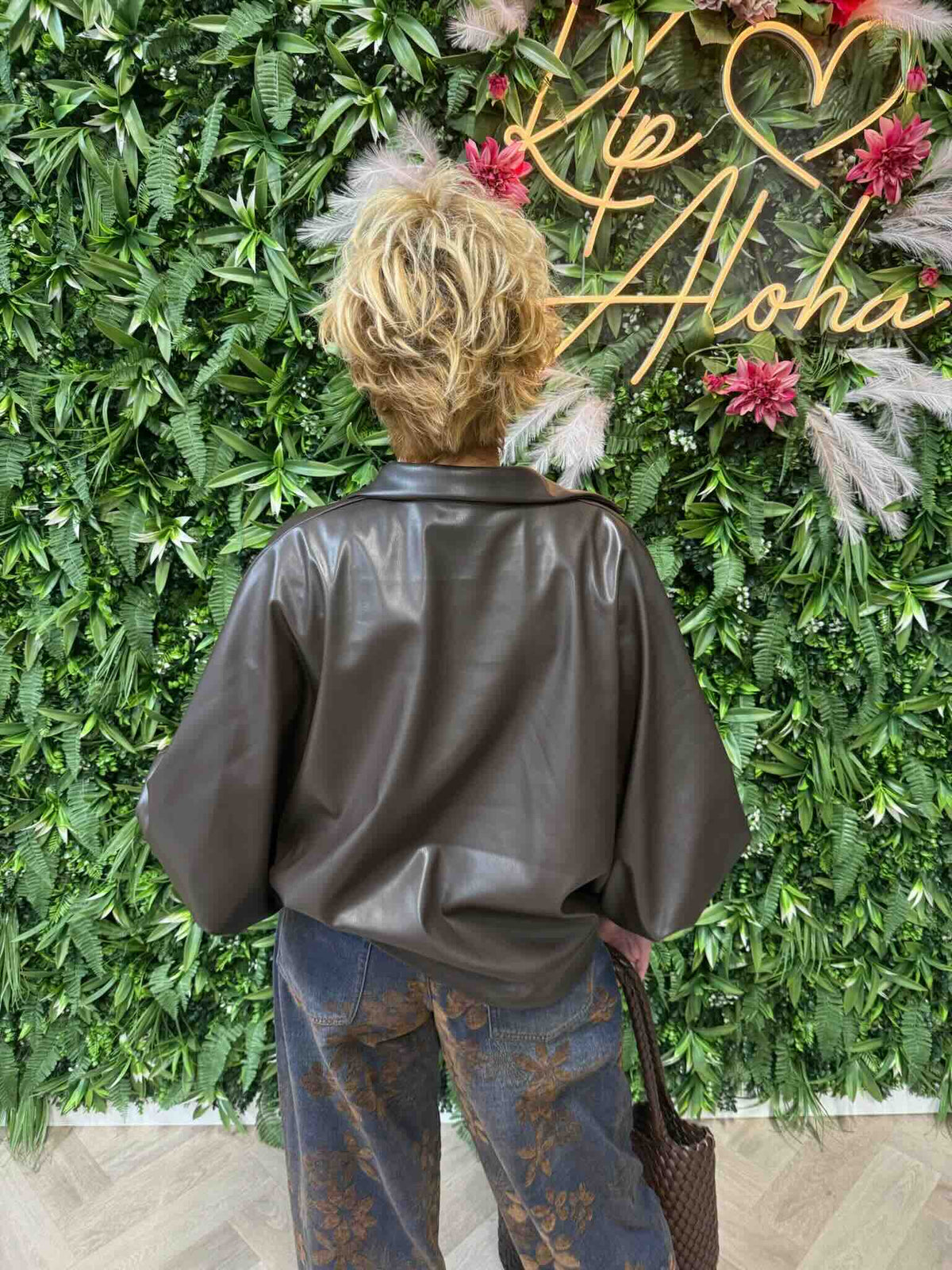 Leatherlook blouse pofmouwen donkerbruin