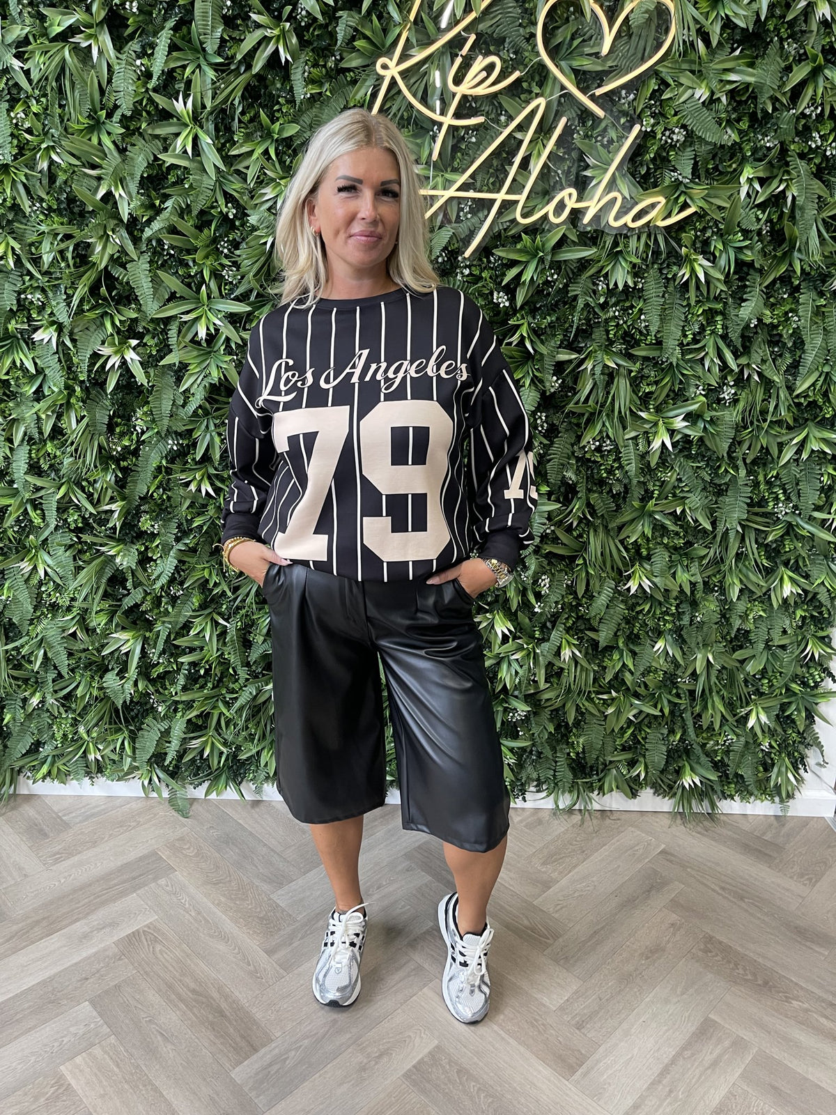Sweater fijne streepjes LA 79 zwart
