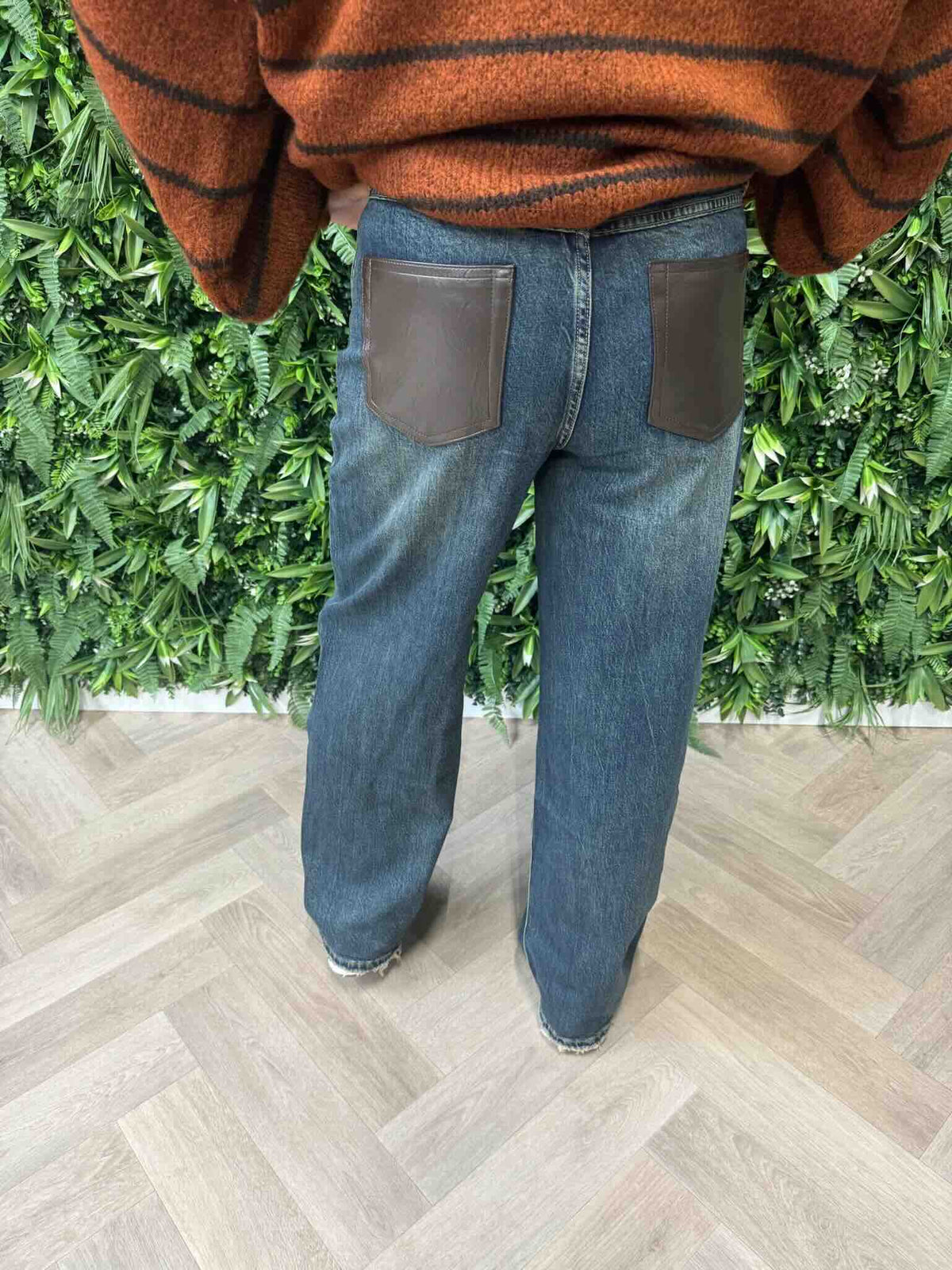 Queen of hearts wide leg met leatherlook kontzakken stonewash