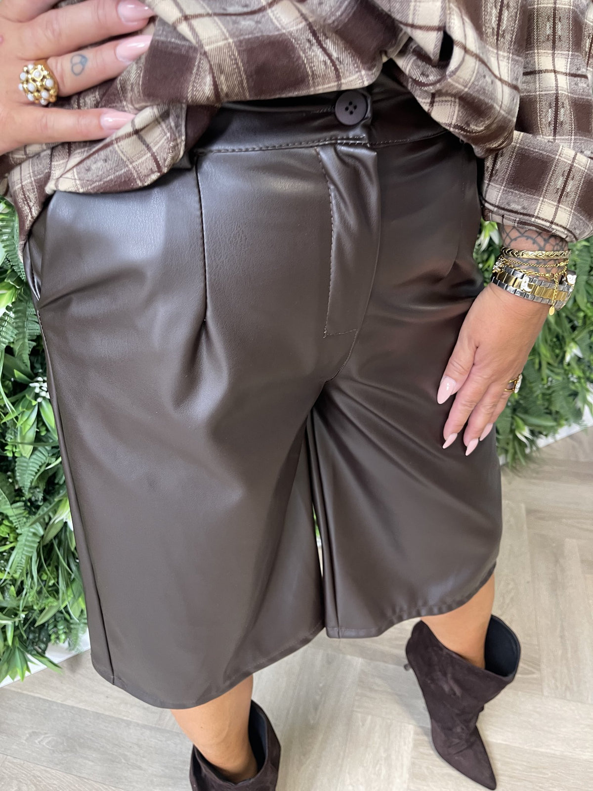 Leatherlook bermuda donkerbruin