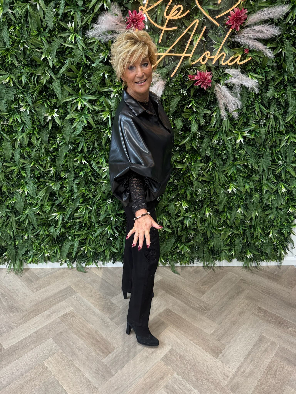 Leatherlook blouse pofmouwen zwart