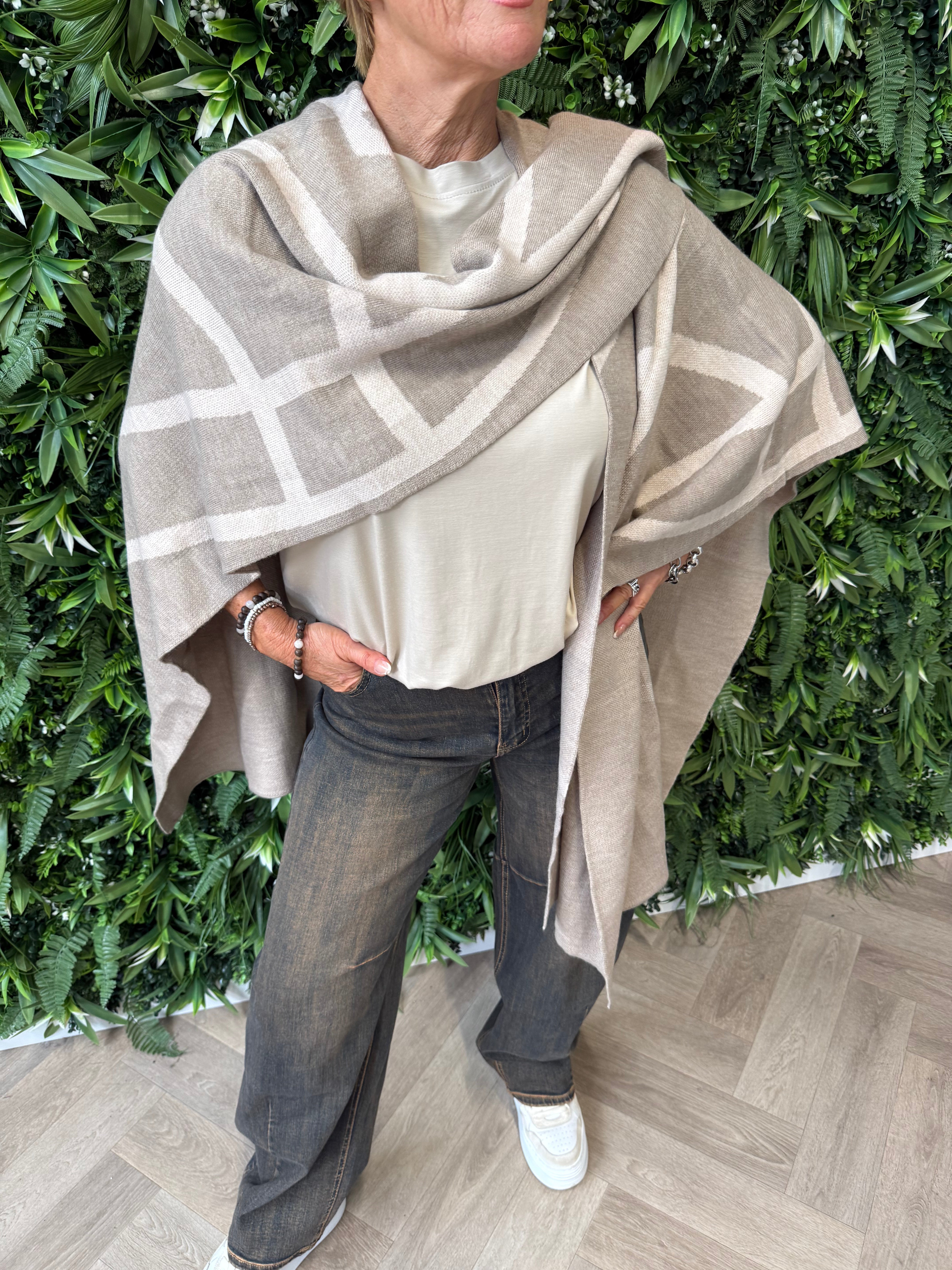 Omslagdoek met strepen taupe