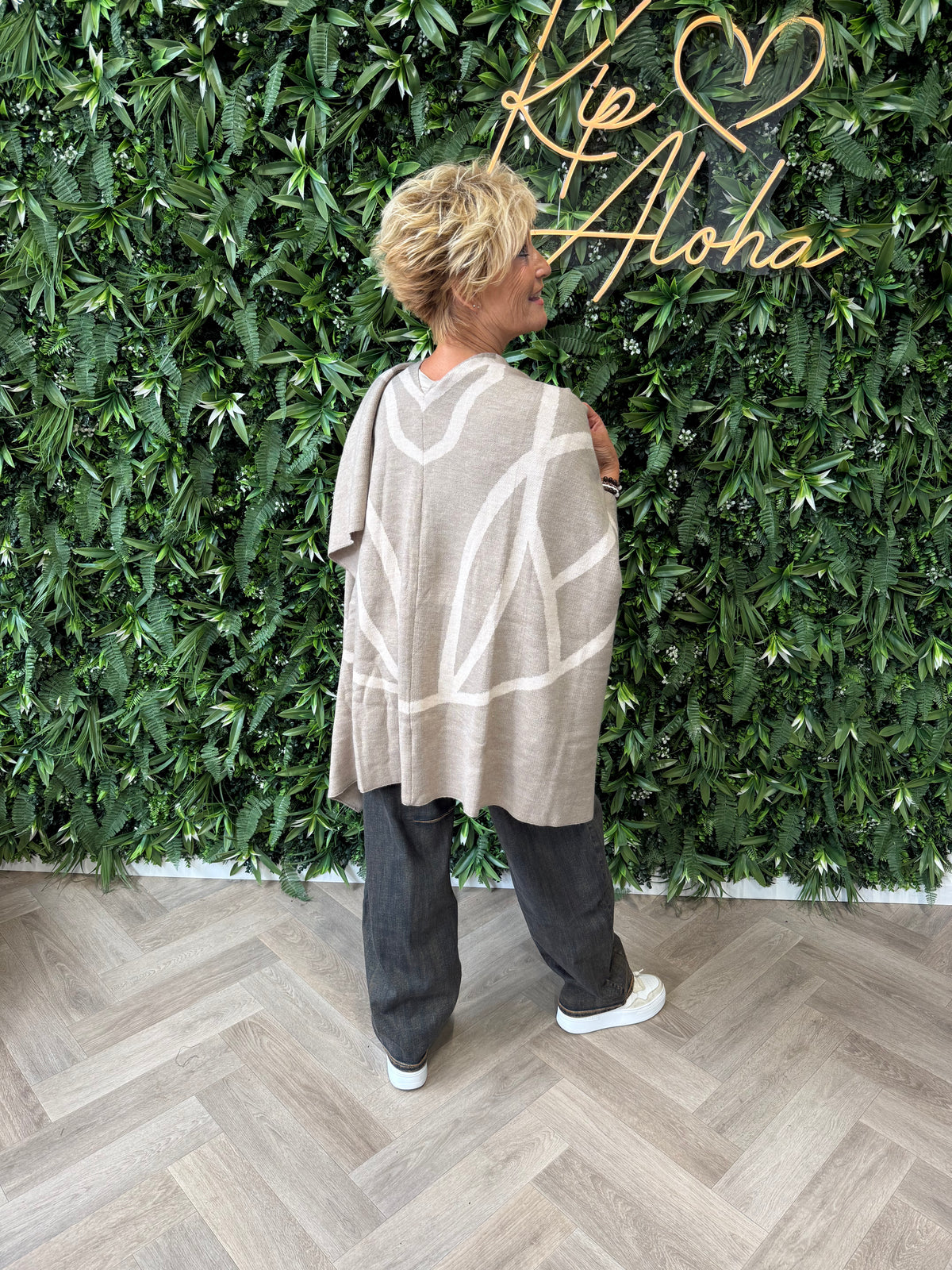 Omslagdoek met strepen taupe