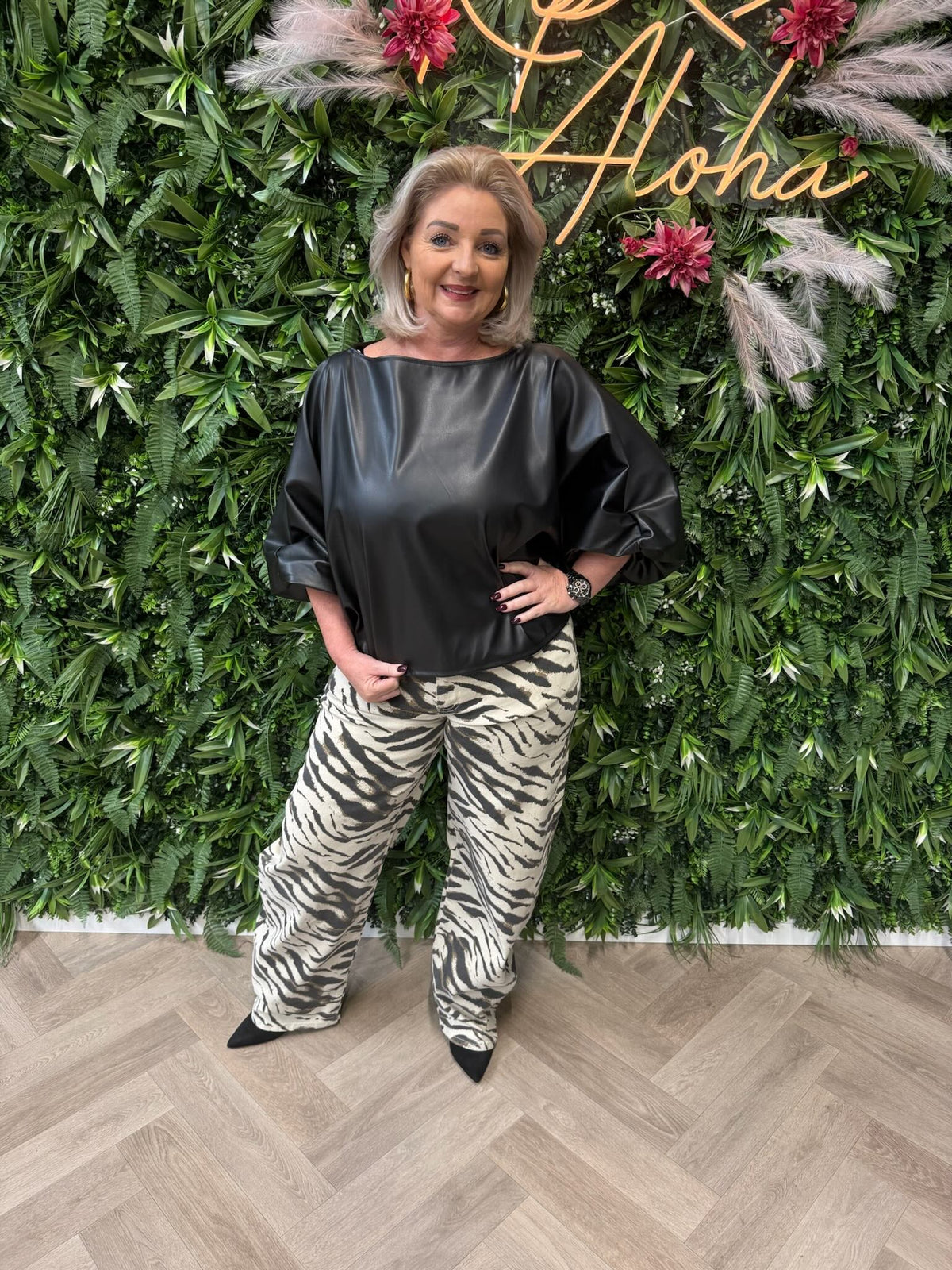 Leatherlook vleermuis top zwart