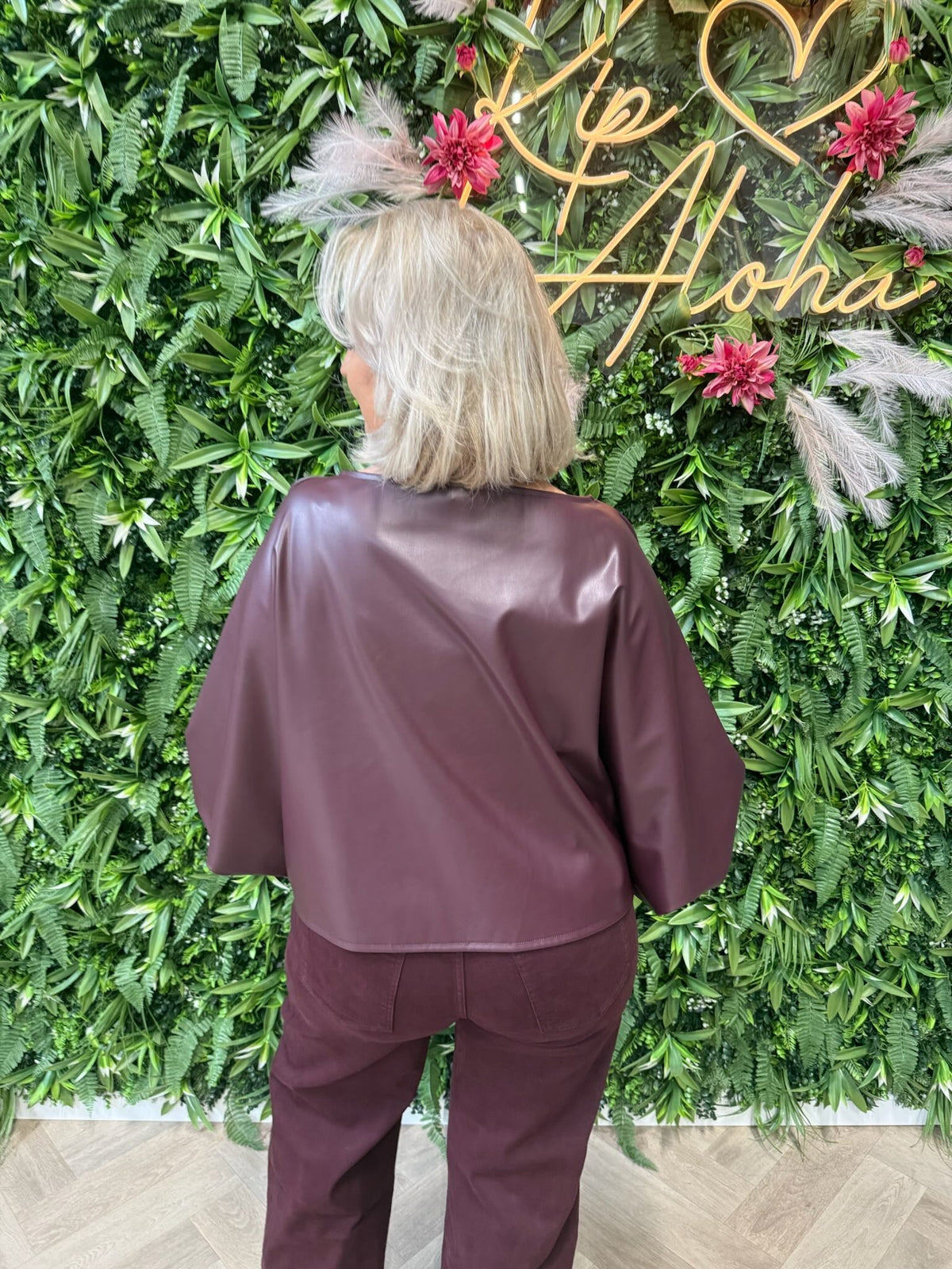 Leatherlook vleermuis top aubergine