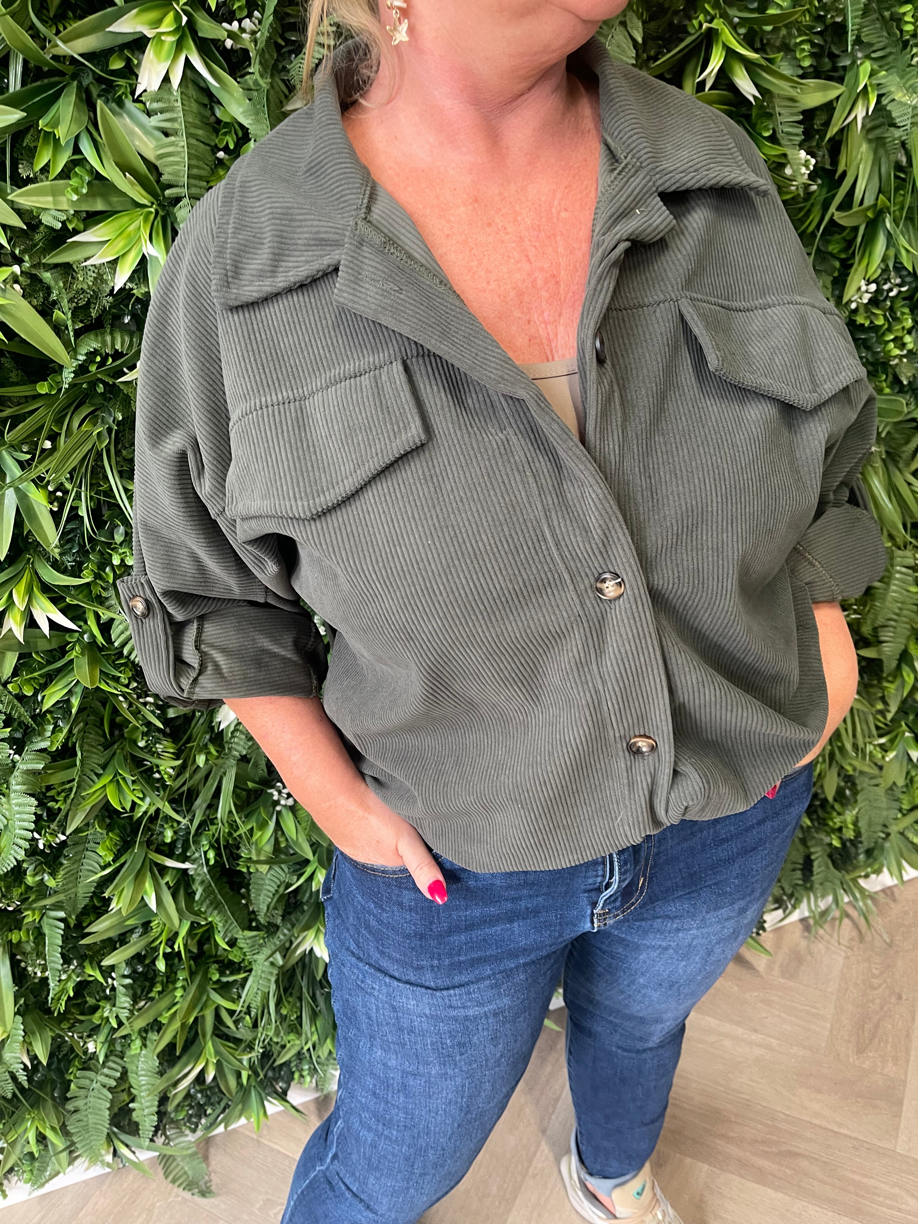 Corduroy blouse met zakken legergroen