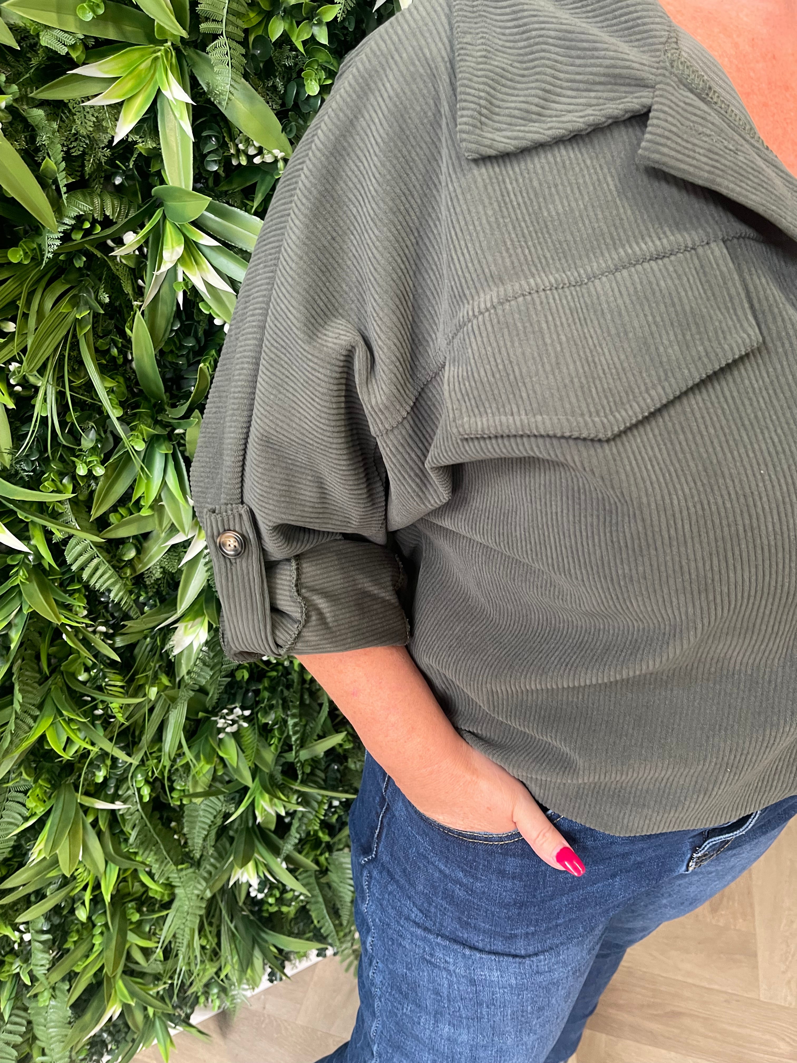 Corduroy blouse met zakken legergroen
