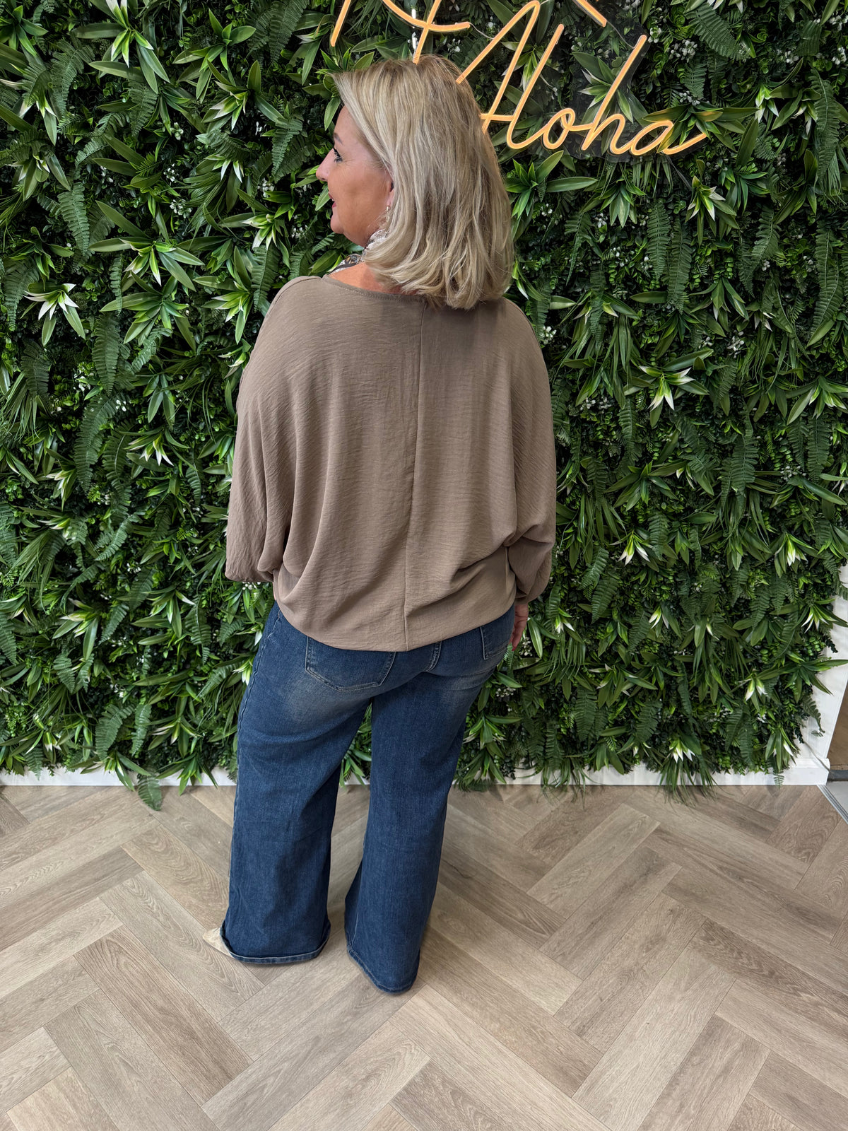 Top vleermuismouwen elastiek taupe