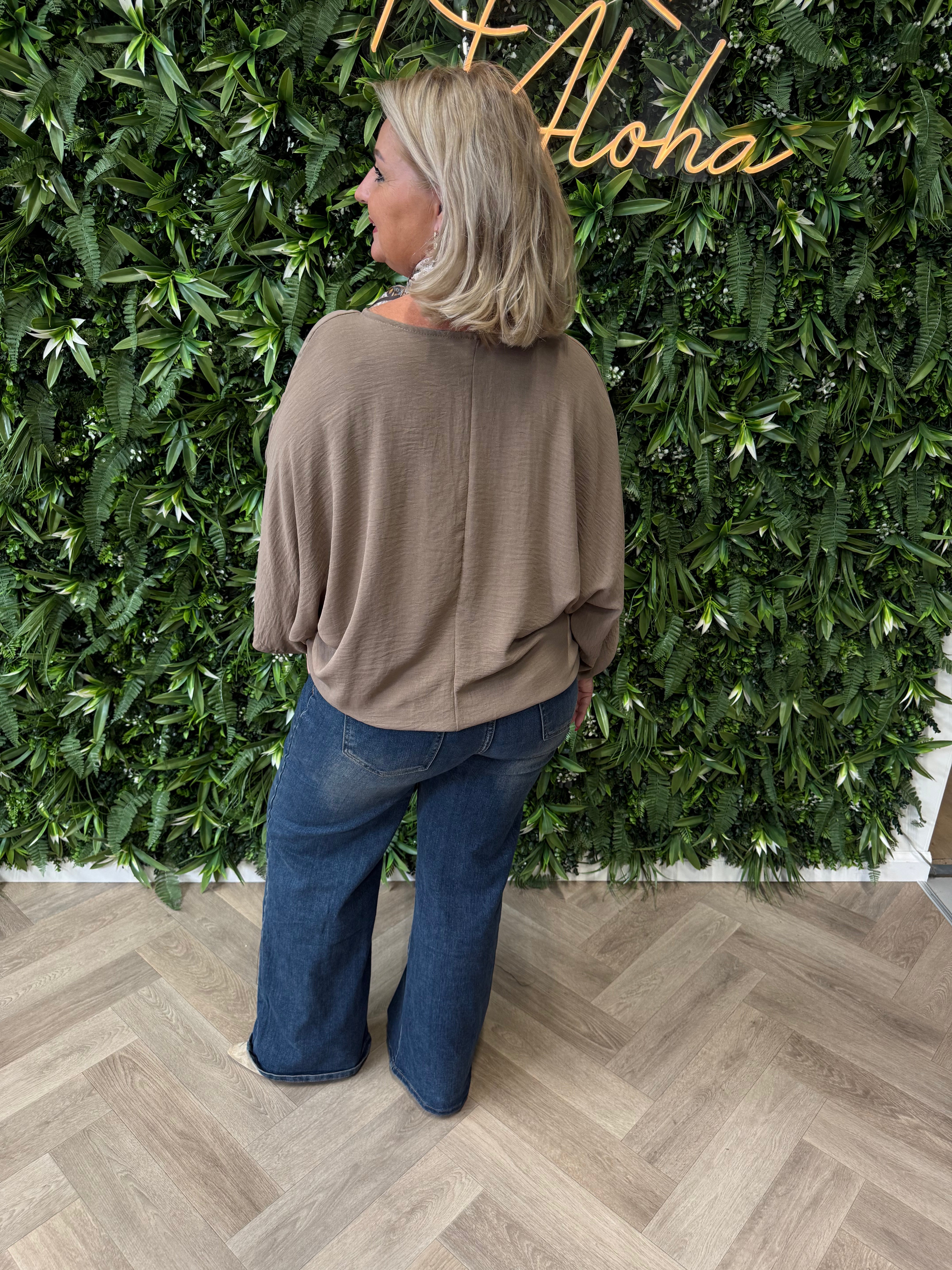 Top vleermuismouwen elastiek taupe