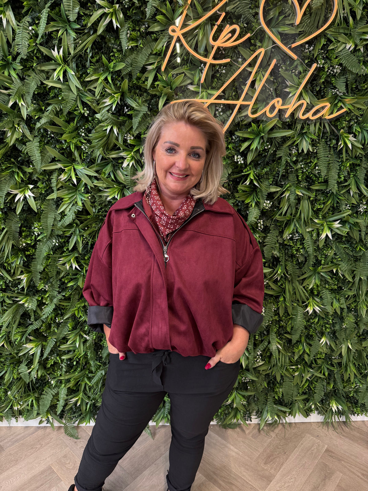 Kort sjaaltje met vierkanten bordeaux