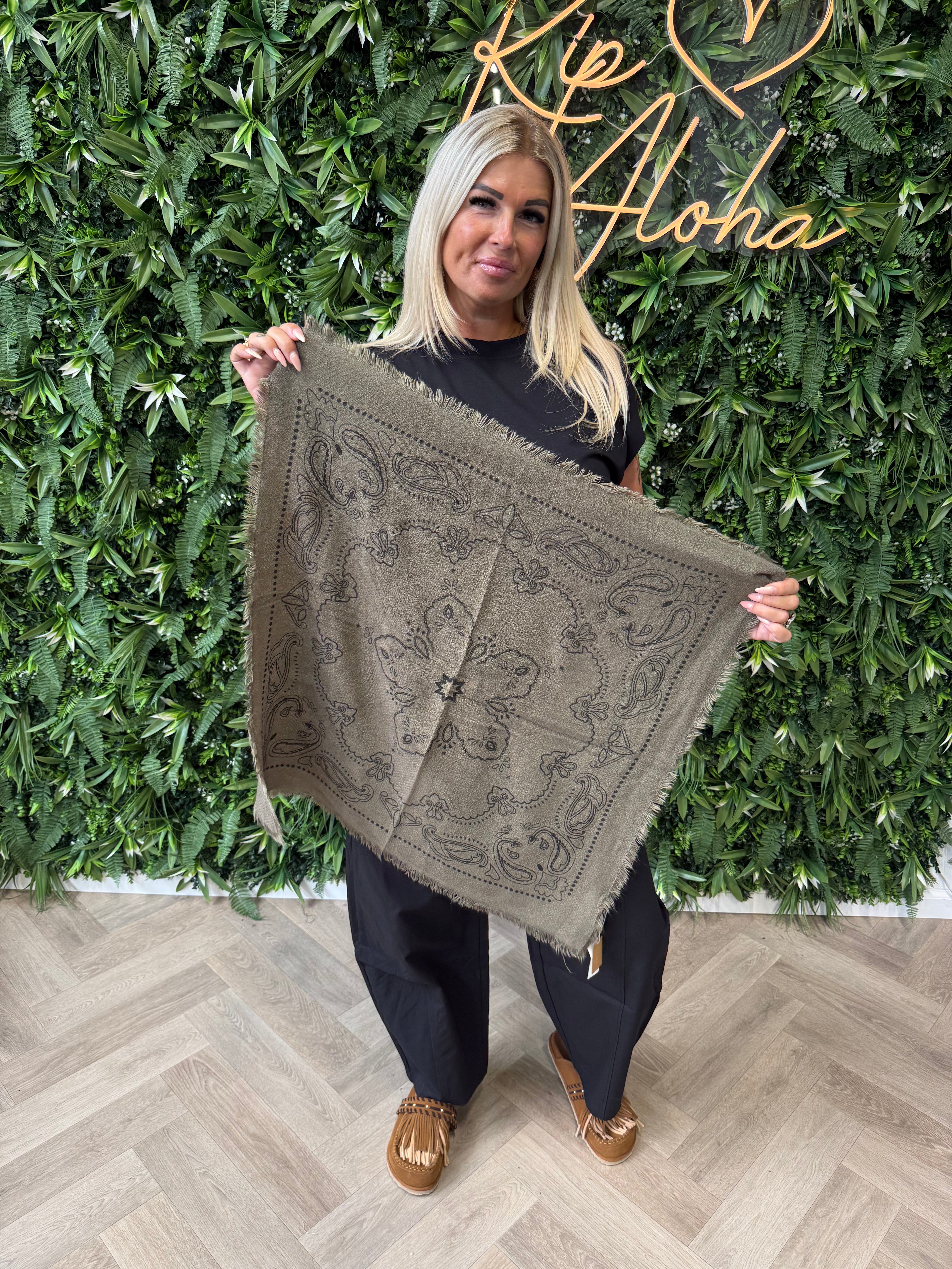 Kort sjaaltje gebreid paisley print legergroen