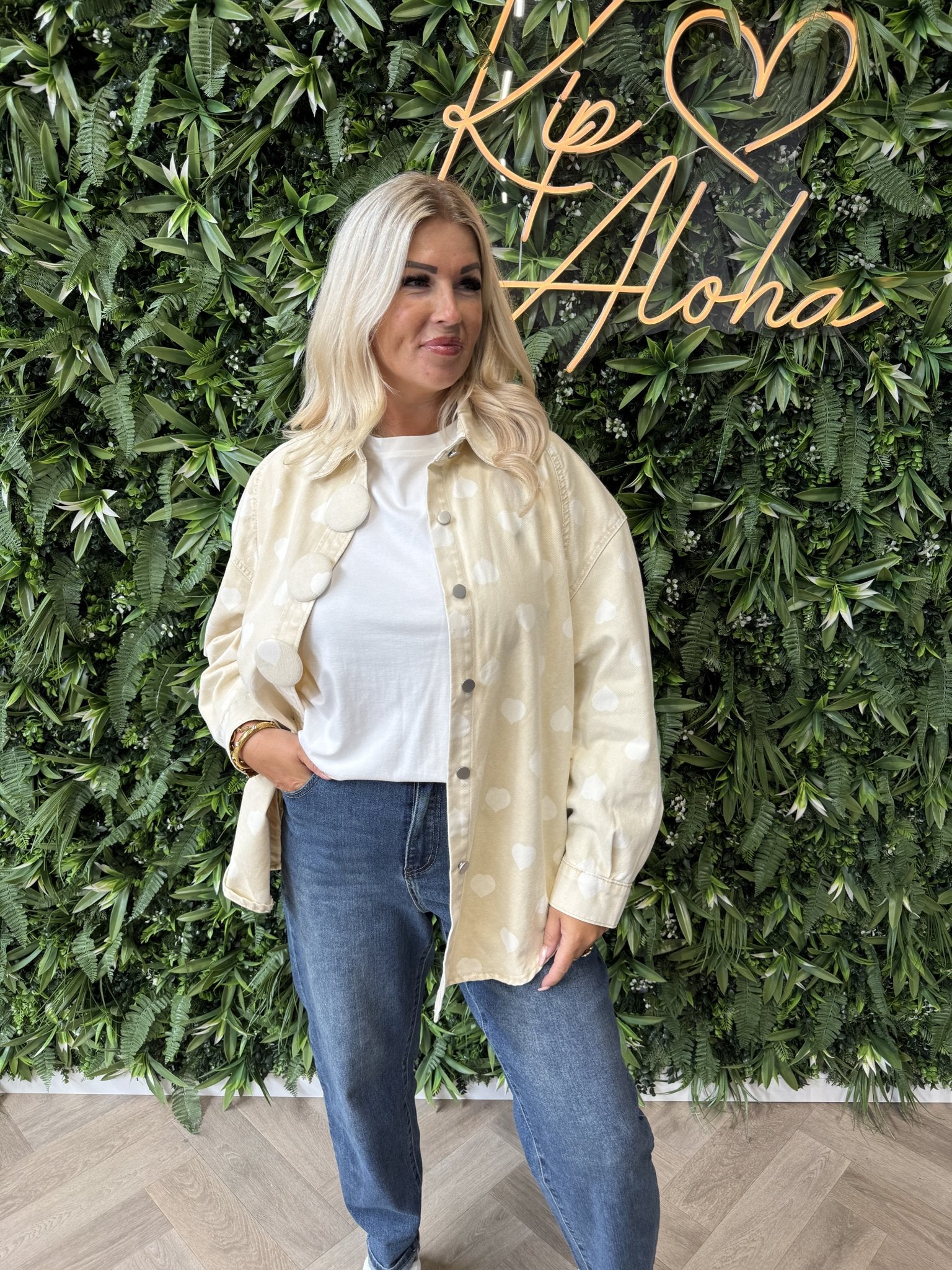 Denim blouse hartjes grote knopen creme