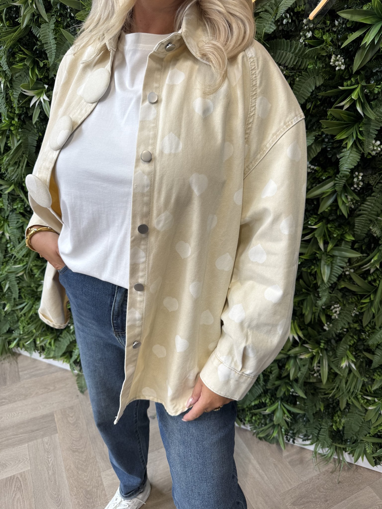 Denim blouse hartjes grote knopen creme