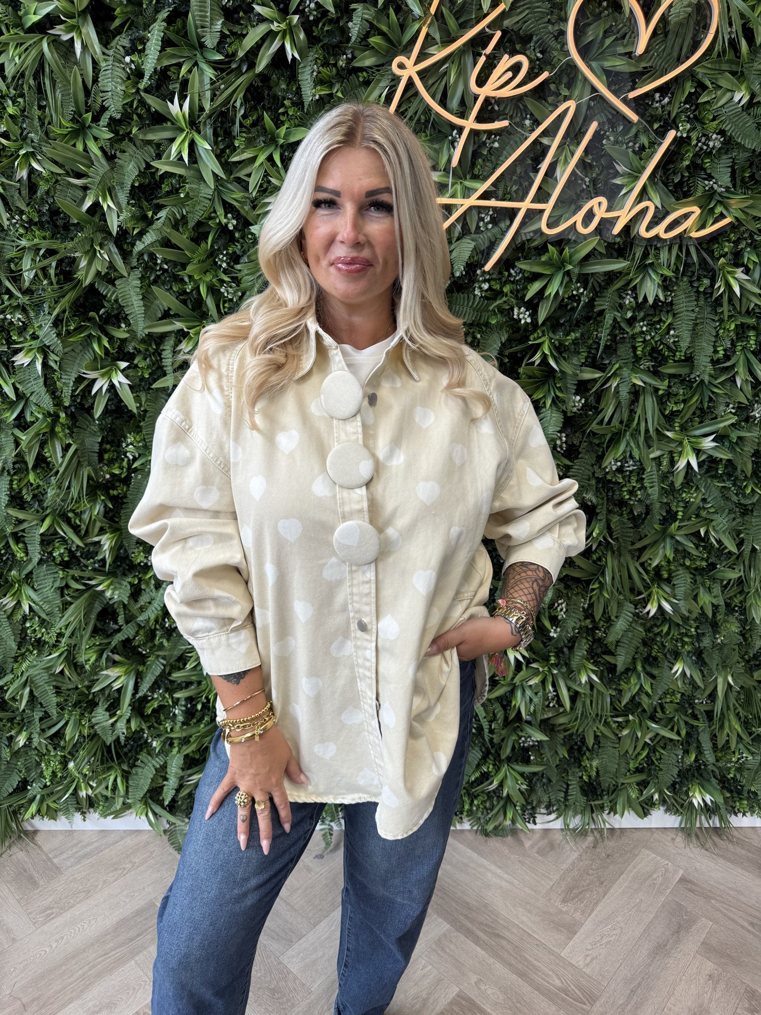Denim blouse hartjes grote knopen creme