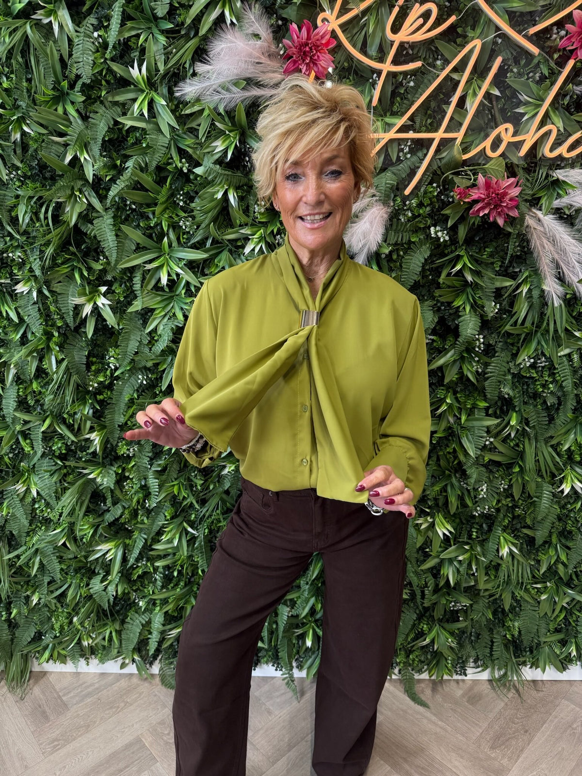 Blouse hals detail uni pistache