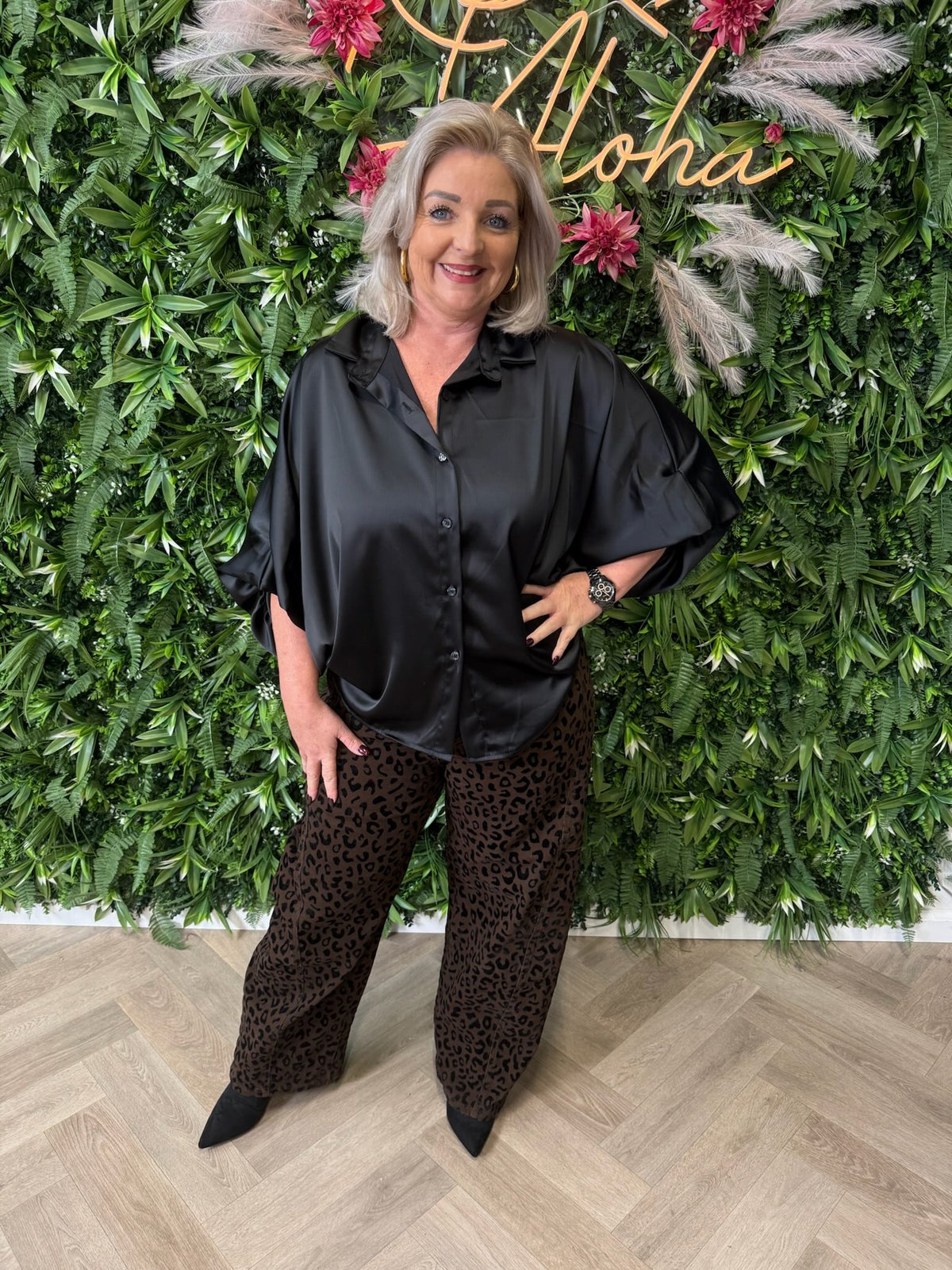 Silky blouse met korte pofmouwen zwart