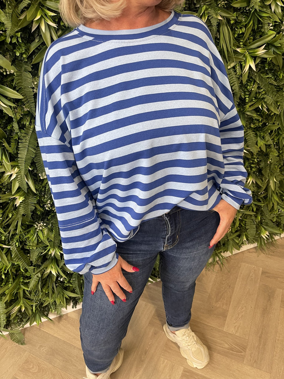 Sweater strepen more amore applicatie lichtblauw/blauw