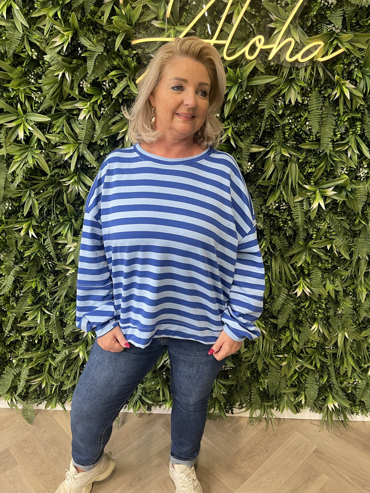 Sweater strepen more amore applicatie lichtblauw/blauw
