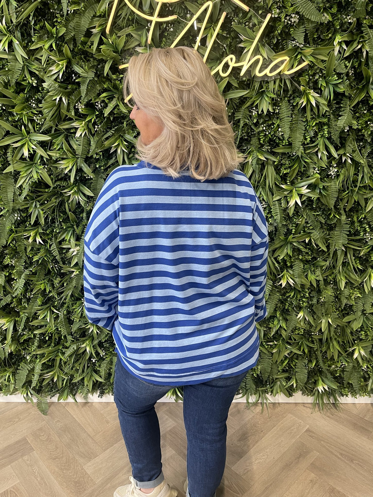 Sweater strepen more amore applicatie lichtblauw/blauw