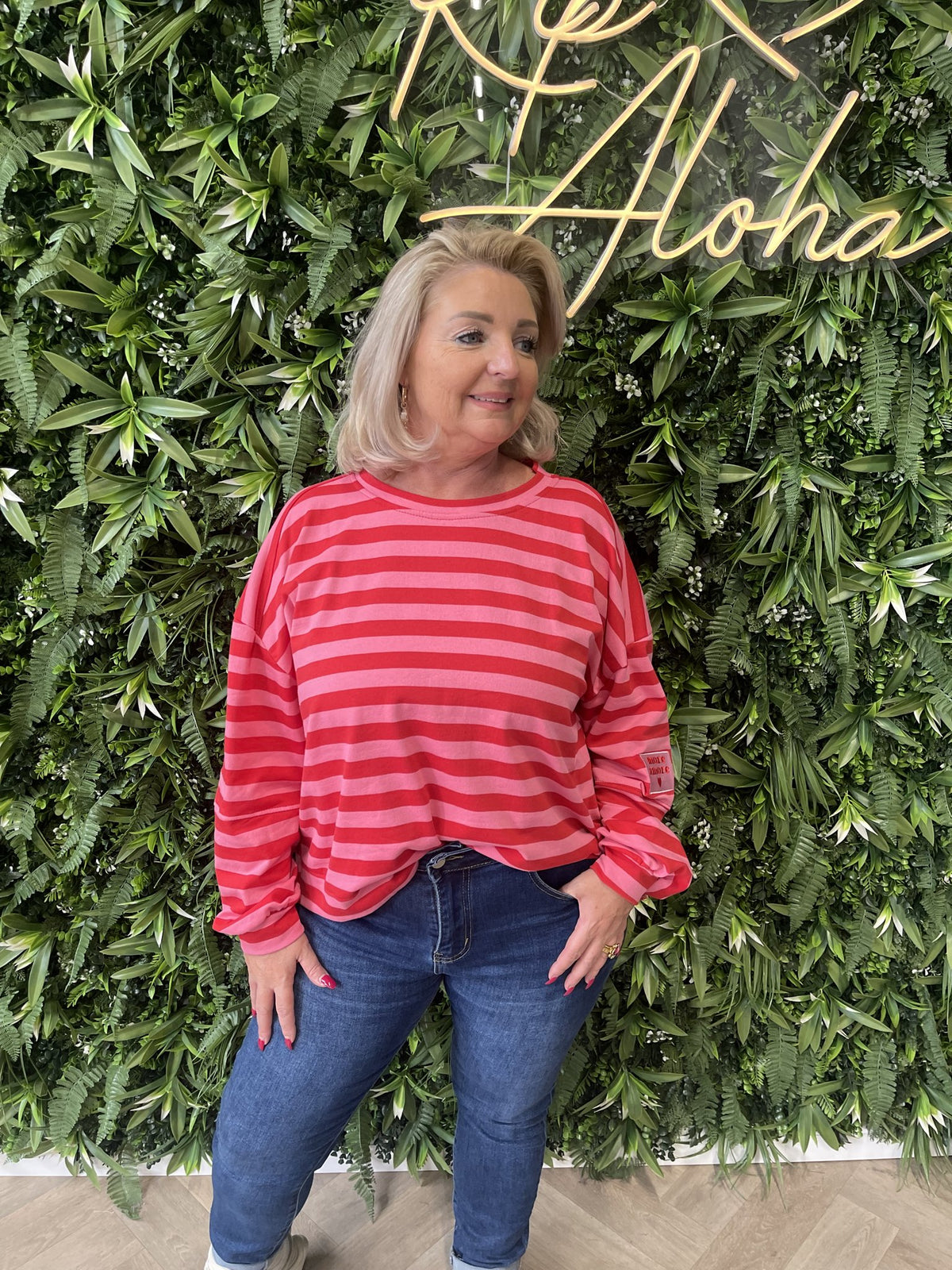 Sweater strepen more amore applicatie rood/roze
