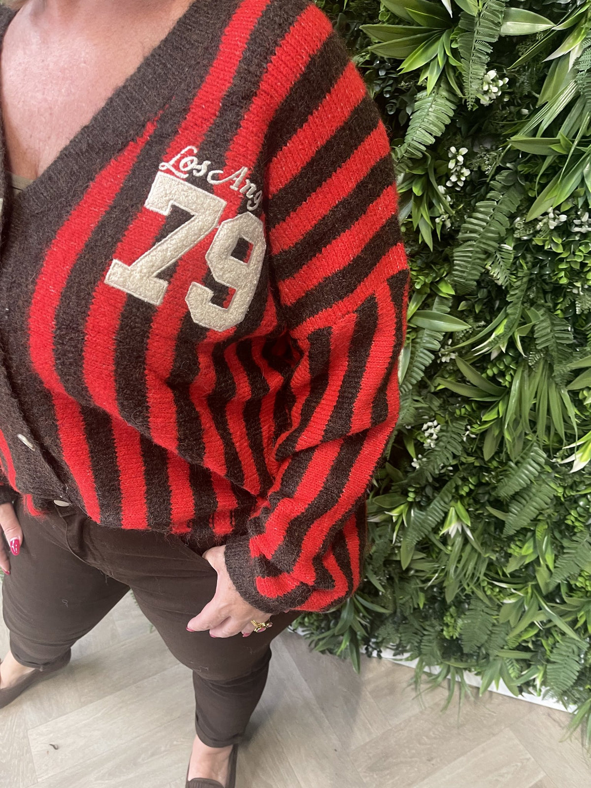Gebreid vest strepen Los Angeles rood/bruin