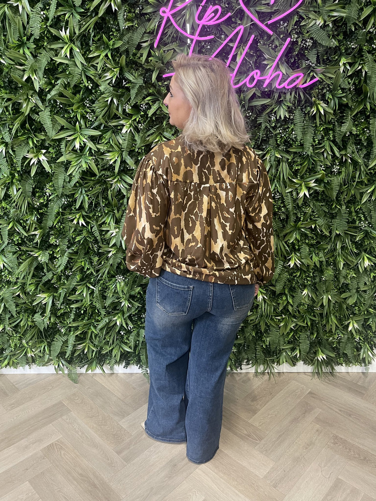 Blouse roezel met pofmouwen print vlekken legergroen