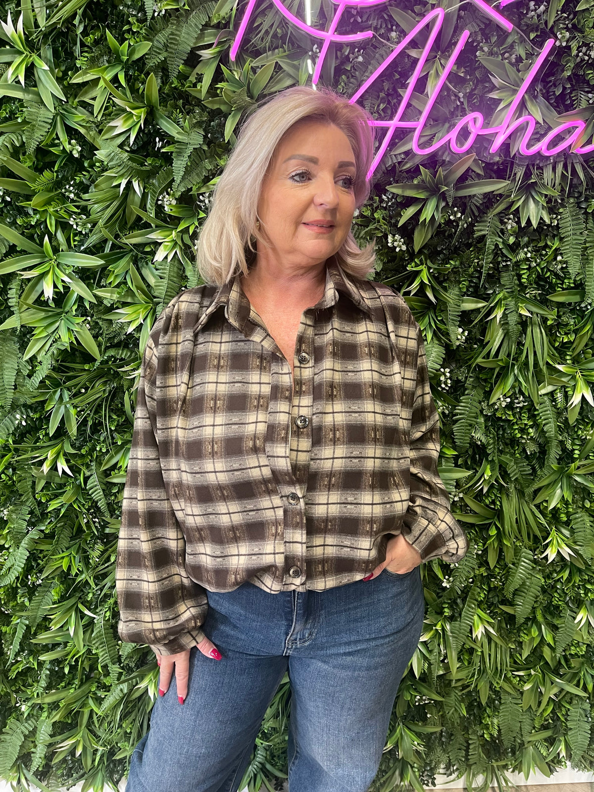 Geruite bomber met knoopsluiting bruin