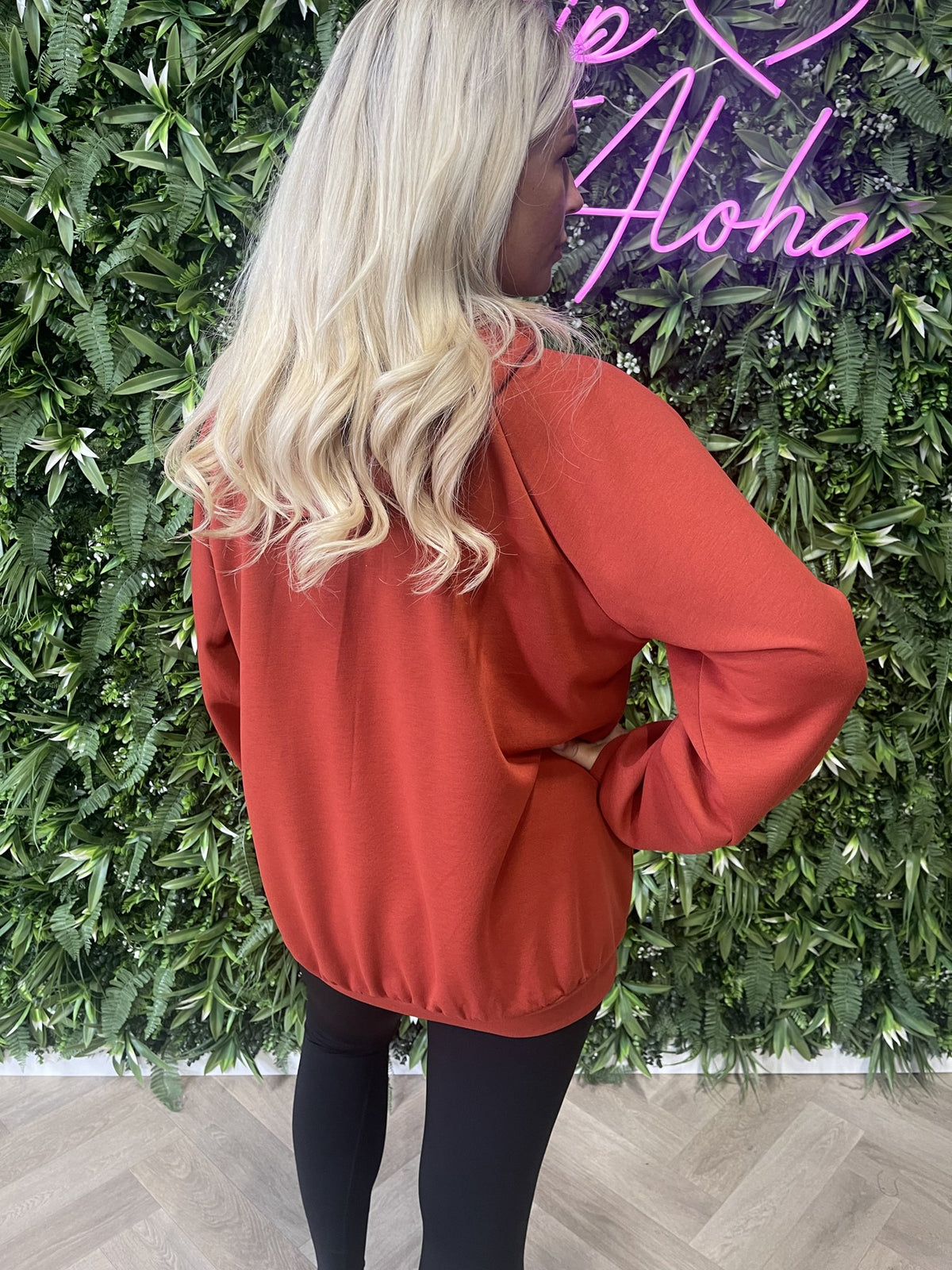 Hoodie met studs roestrood